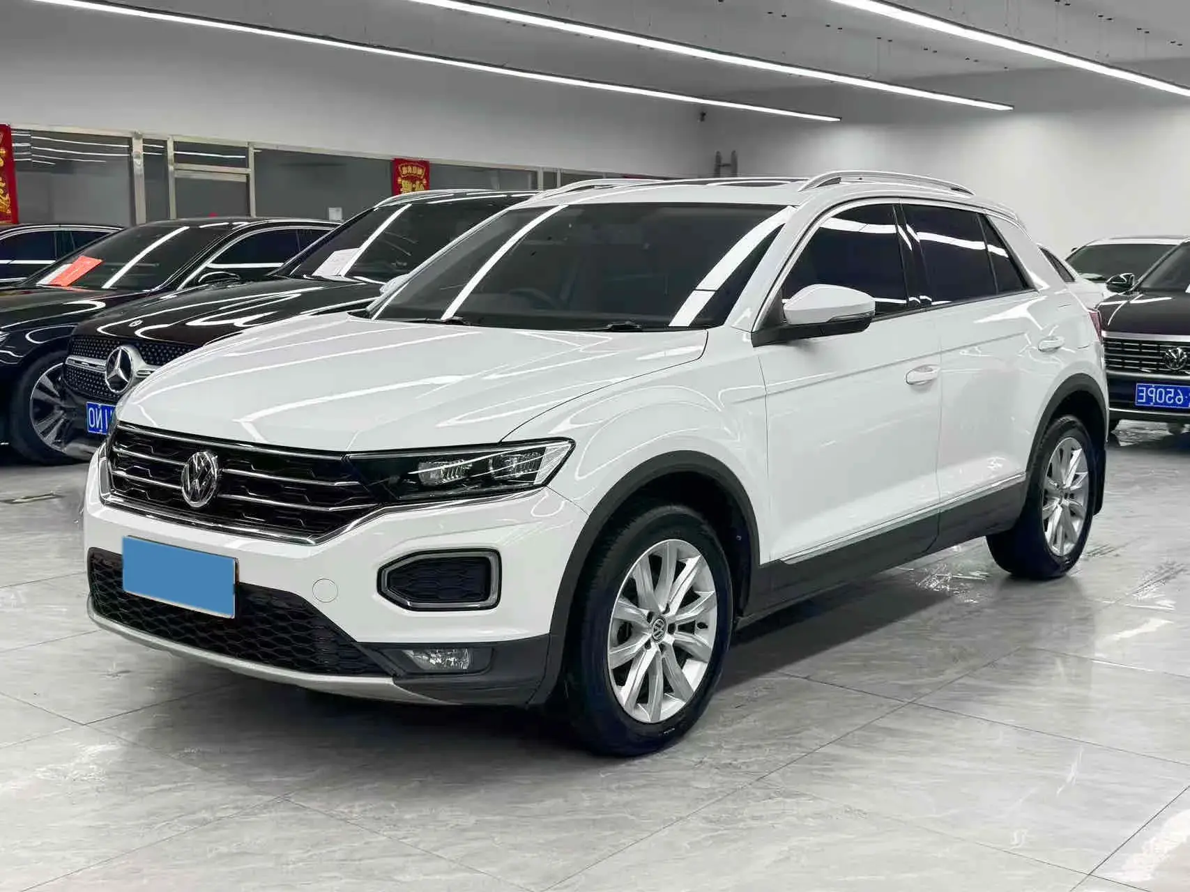 2020 VOLKSWAGEN T-ROC view 1