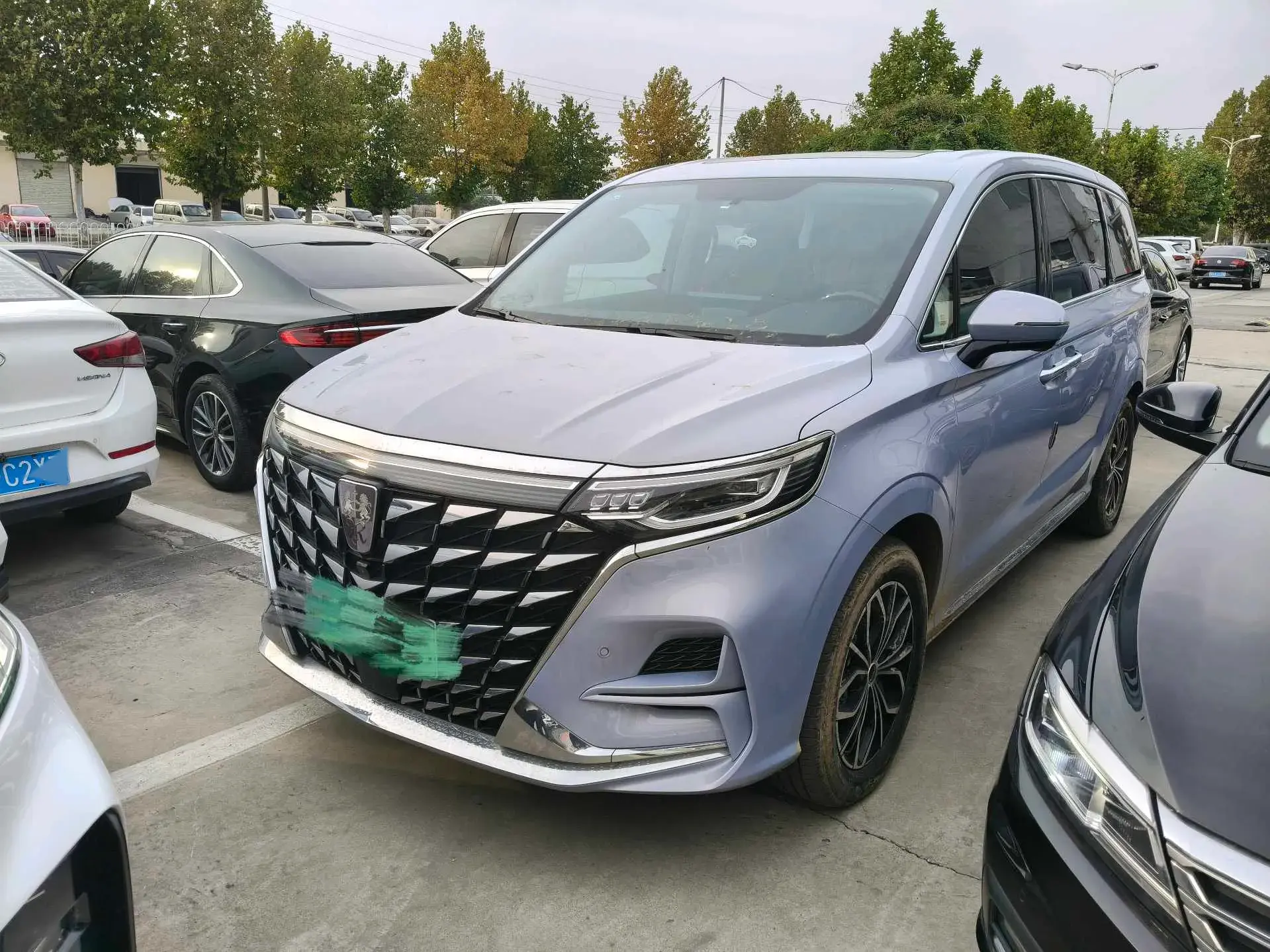 2022 ROEWE IMAX8 view 1