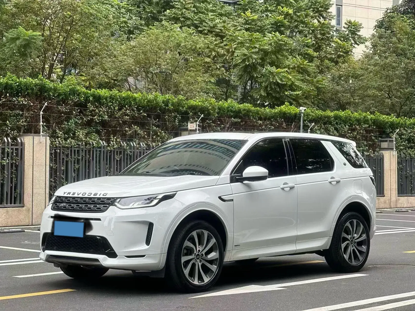 2020 LAND ROVER view 1