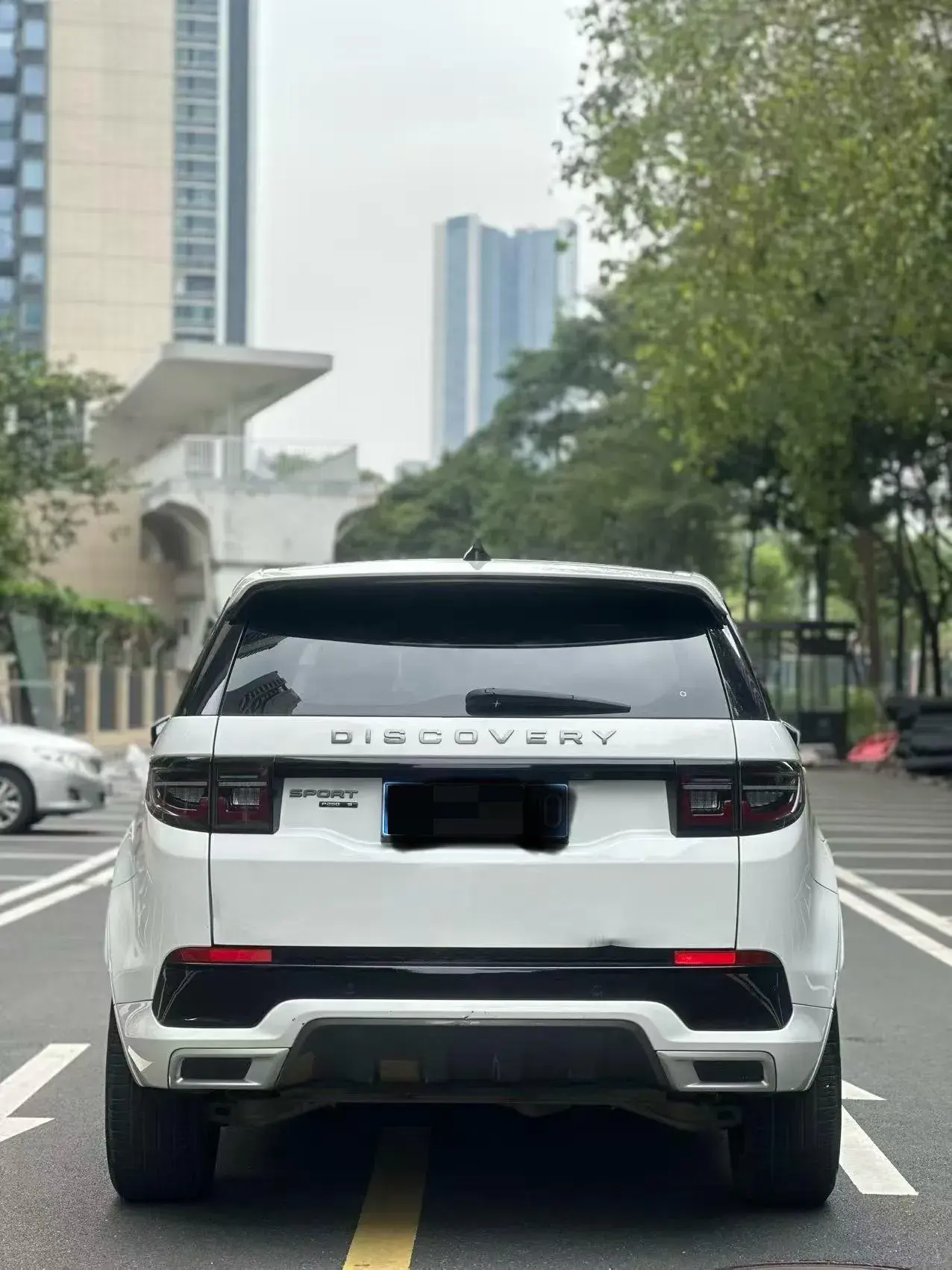 2020 LAND ROVER thumbnail 4