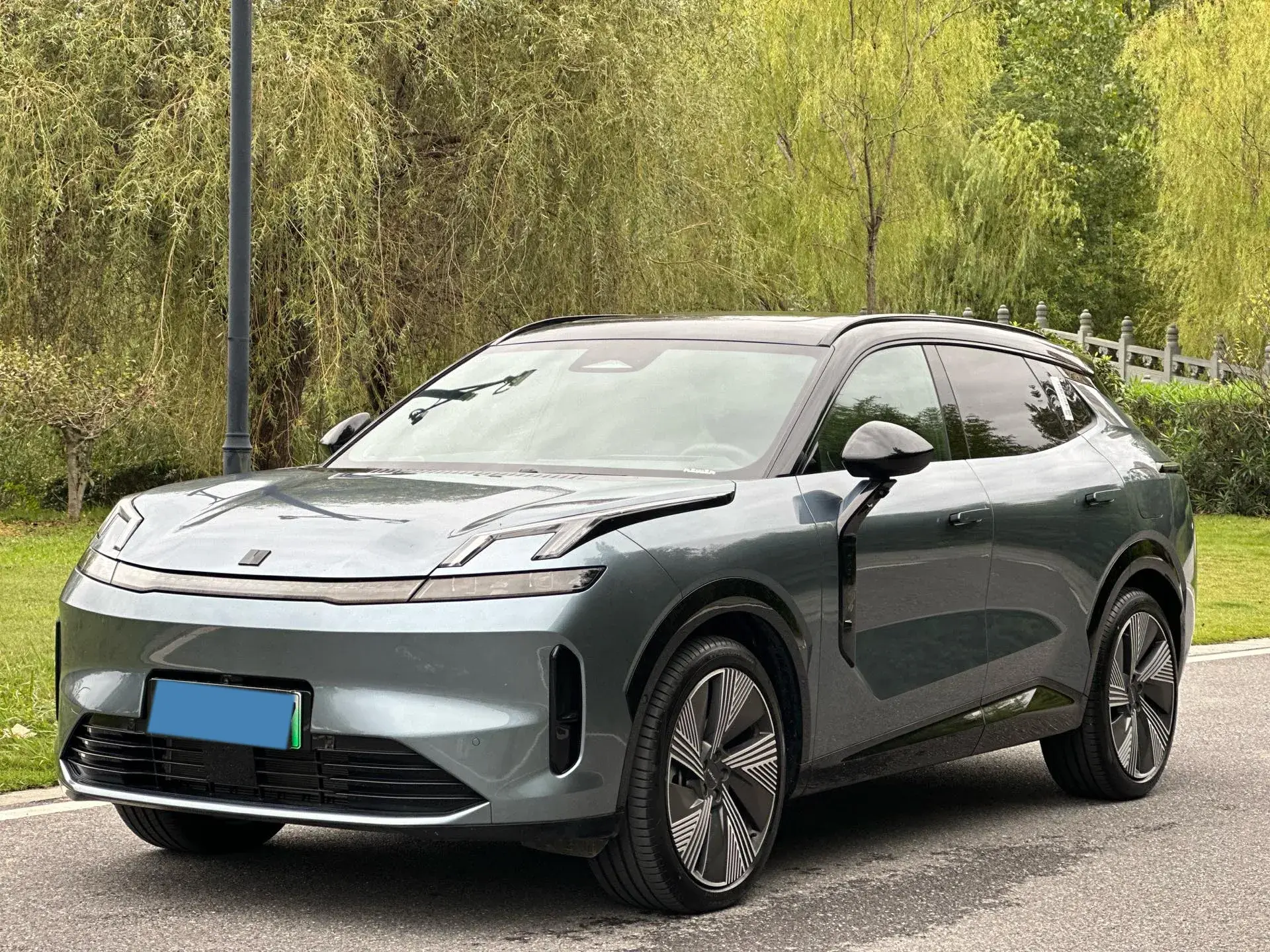 2025 LYNK&CO 08 view 1