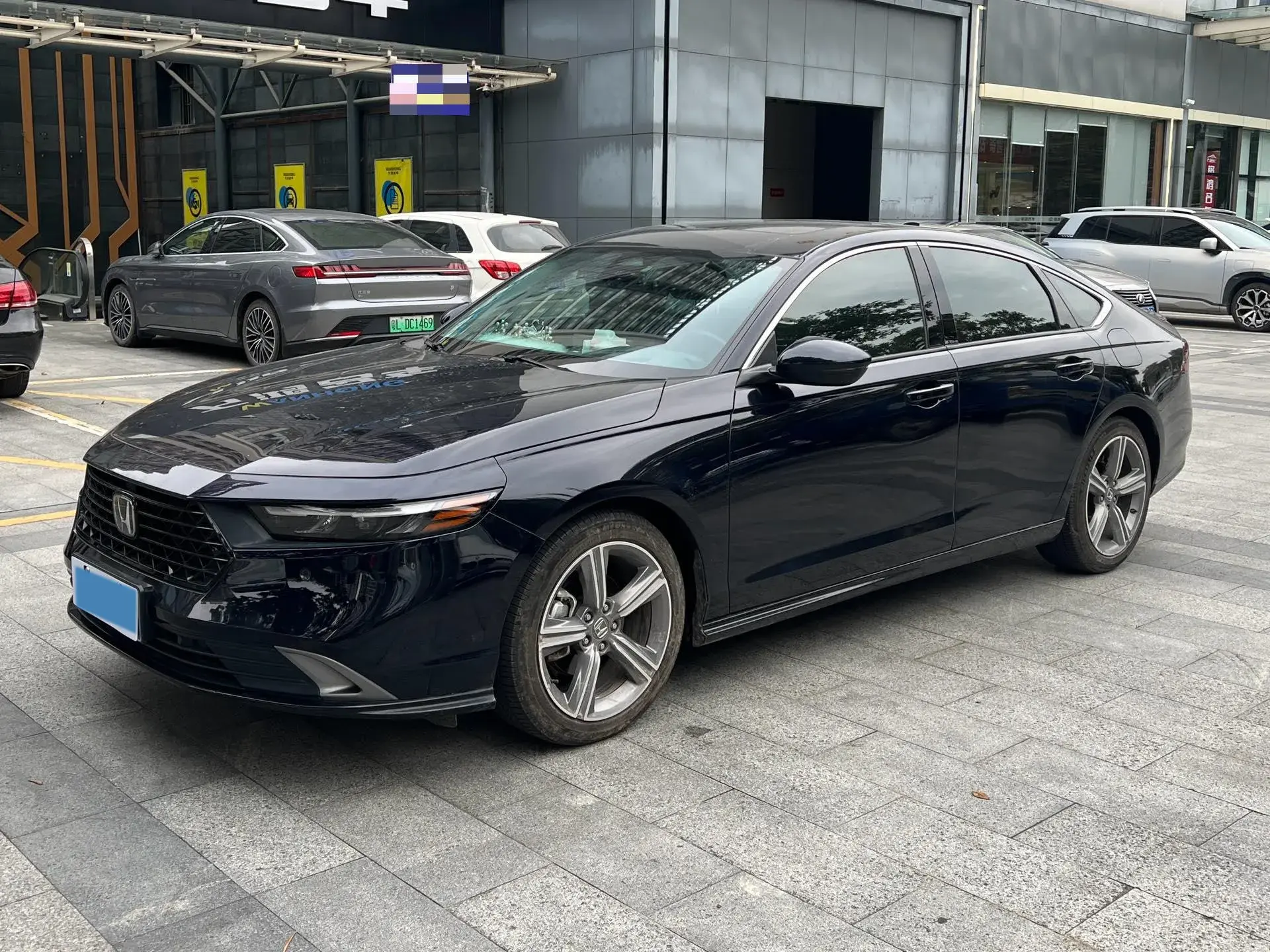 2023 HONDA ACCORD view 1