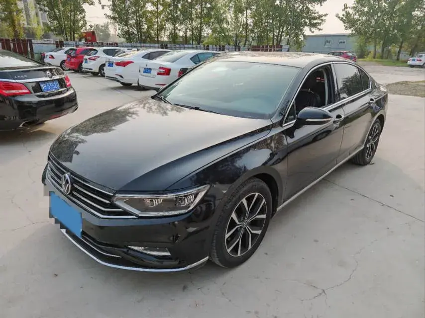 2020 VOLKSWAGEN MAGOTAN view 1