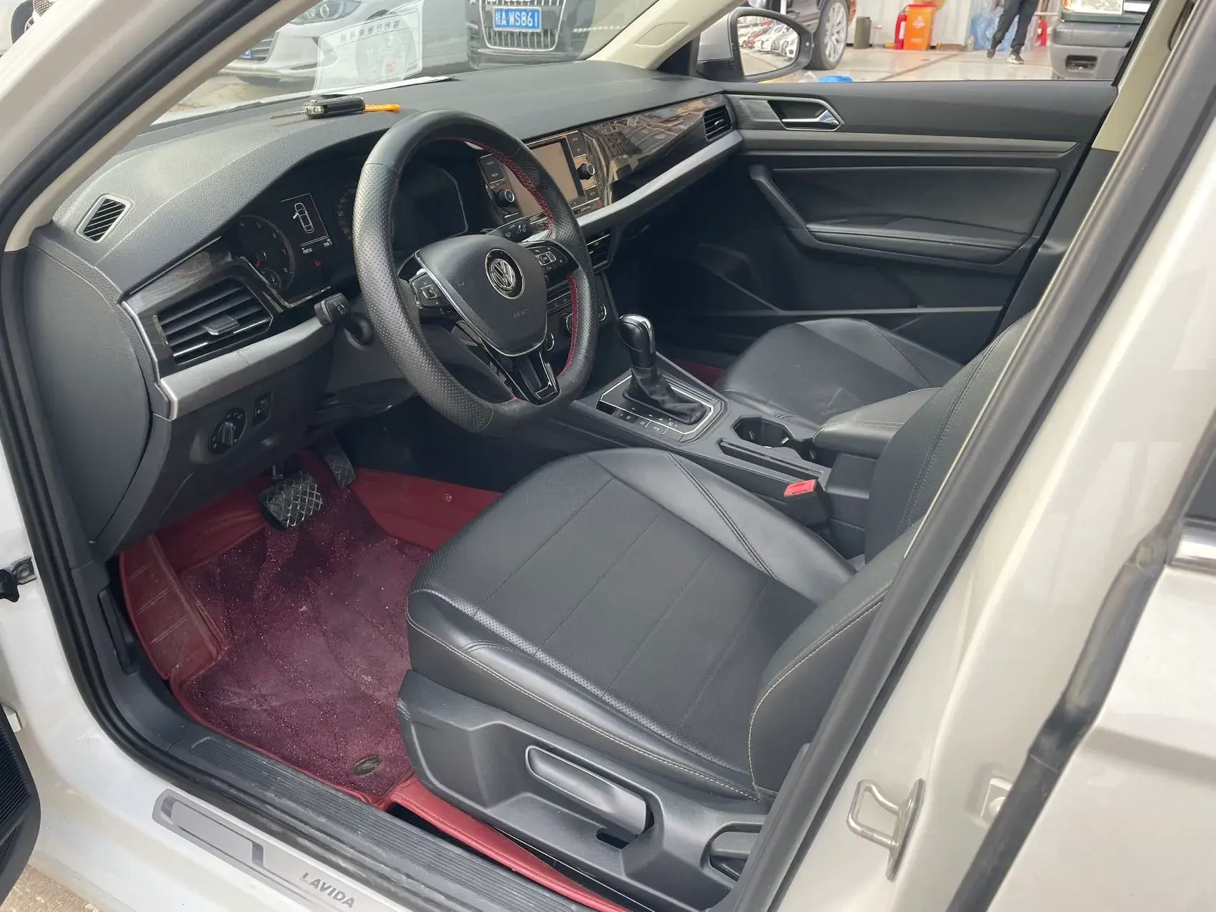 2019 VOLKSWAGEN LAVIDA thumbnail 3