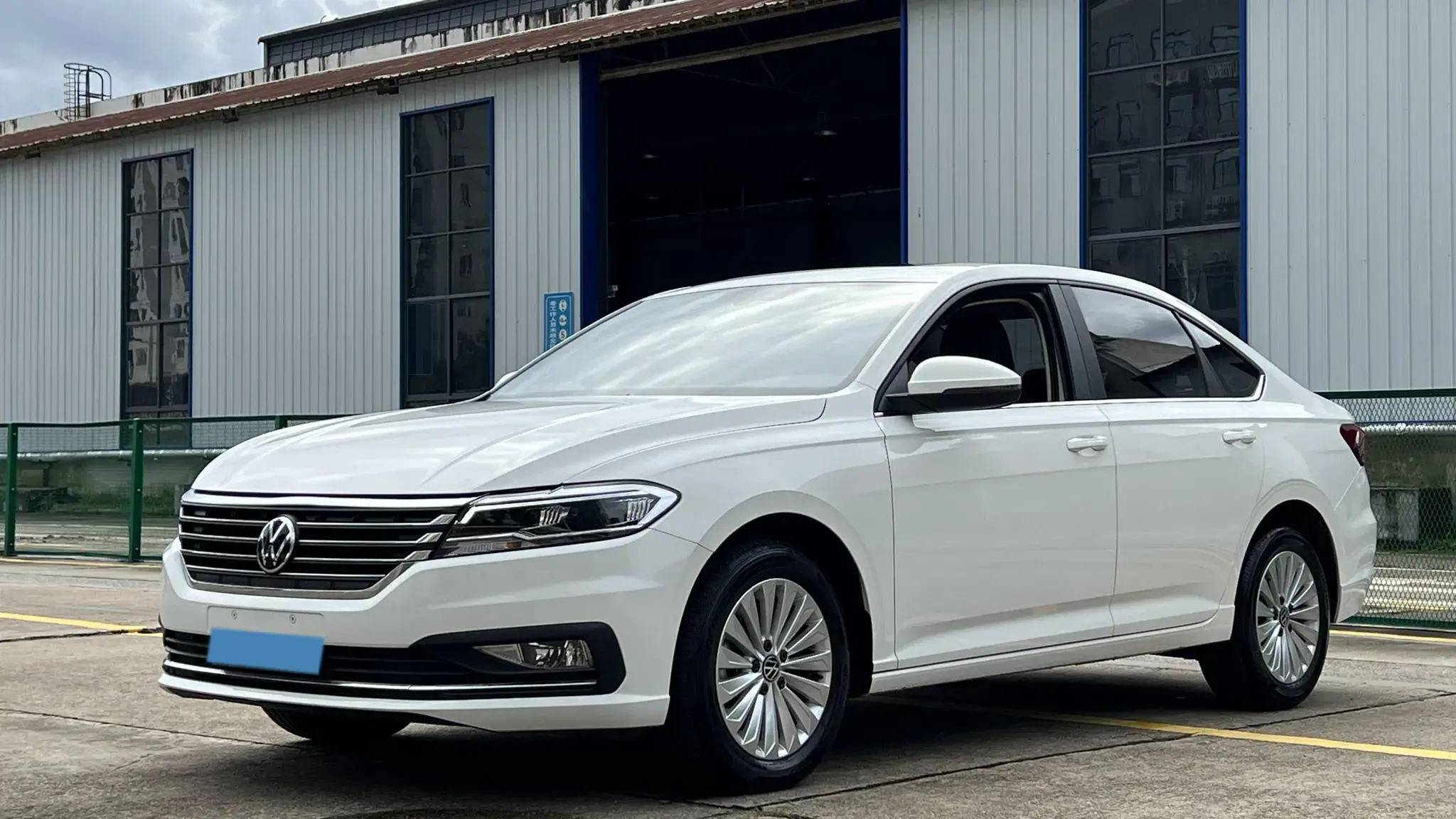 2021 VOLKSWAGEN LAVIDA view 1