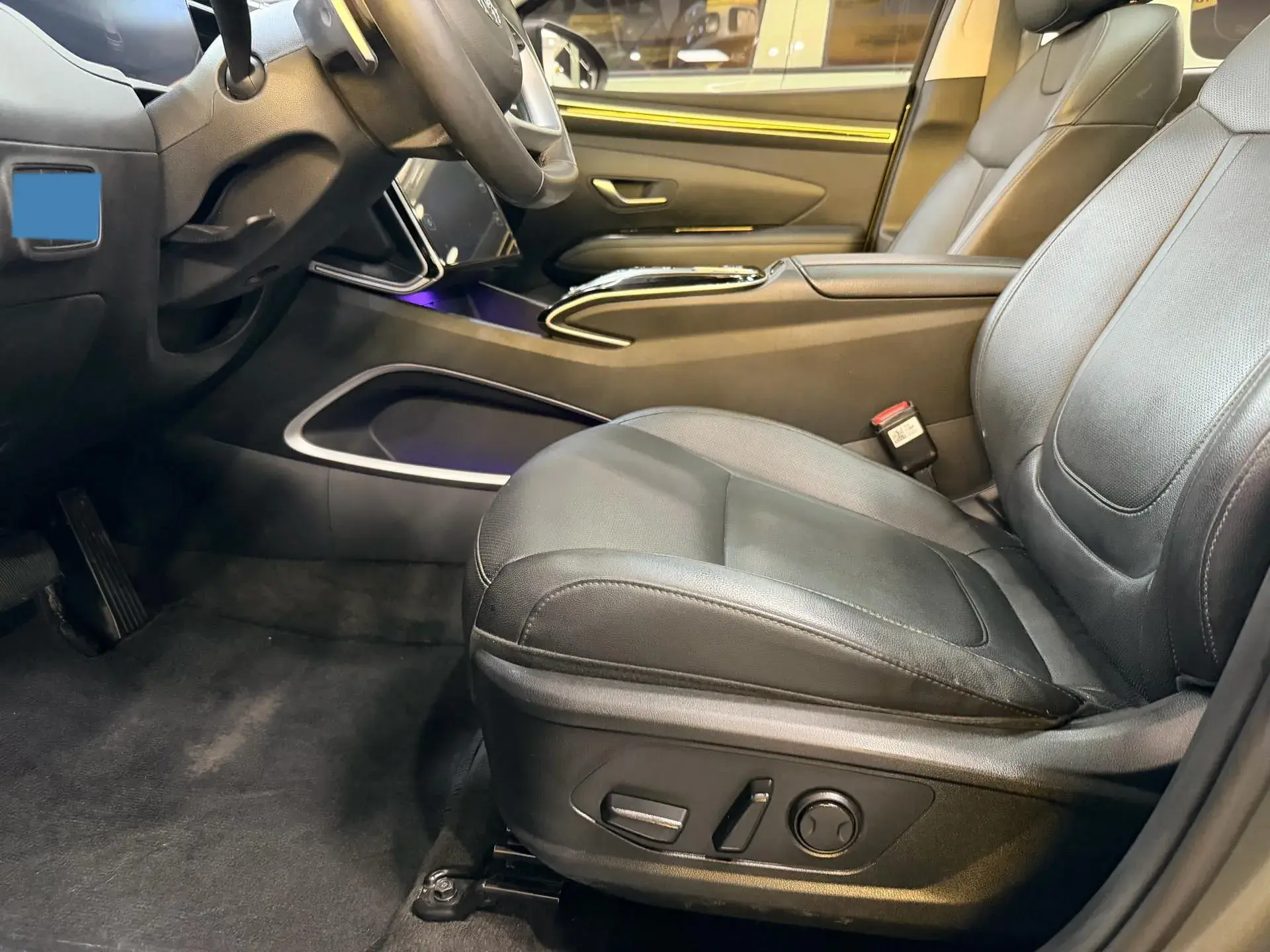 2021 HYUNDAI TUCSON thumbnail 3