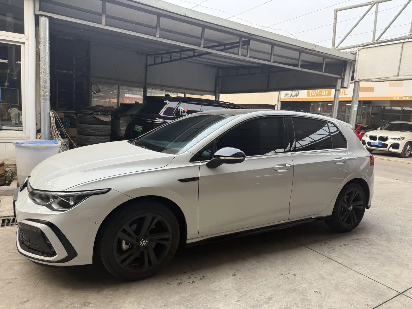 2023 VOLKSWAGEN GOLF view 1