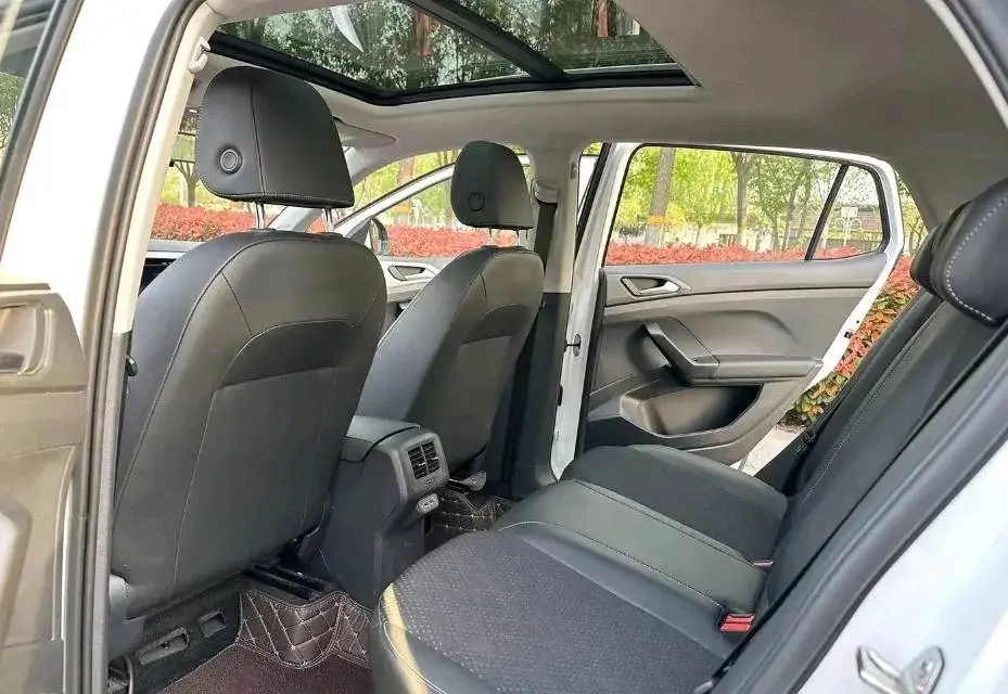 2021 VOLKSWAGEN TACQUA thumbnail 3