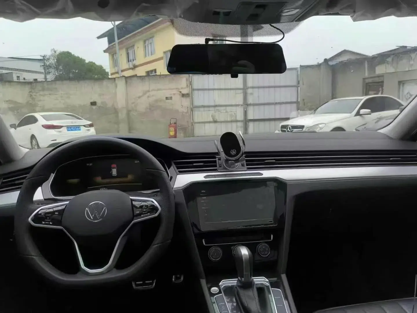 2023 VOLKSWAGEN MAGOTAN thumbnail 2