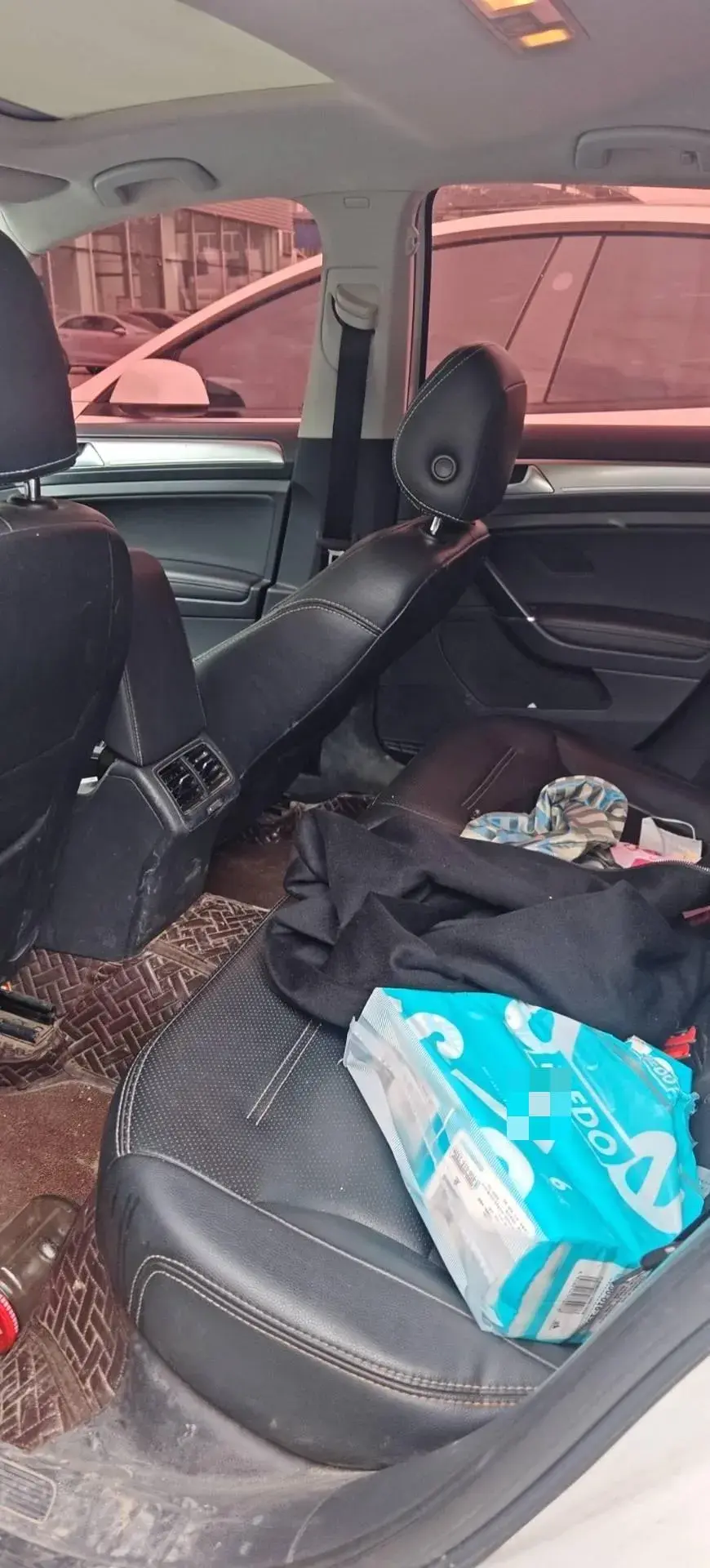 2018 VOLKSWAGEN GOLF thumbnail 4