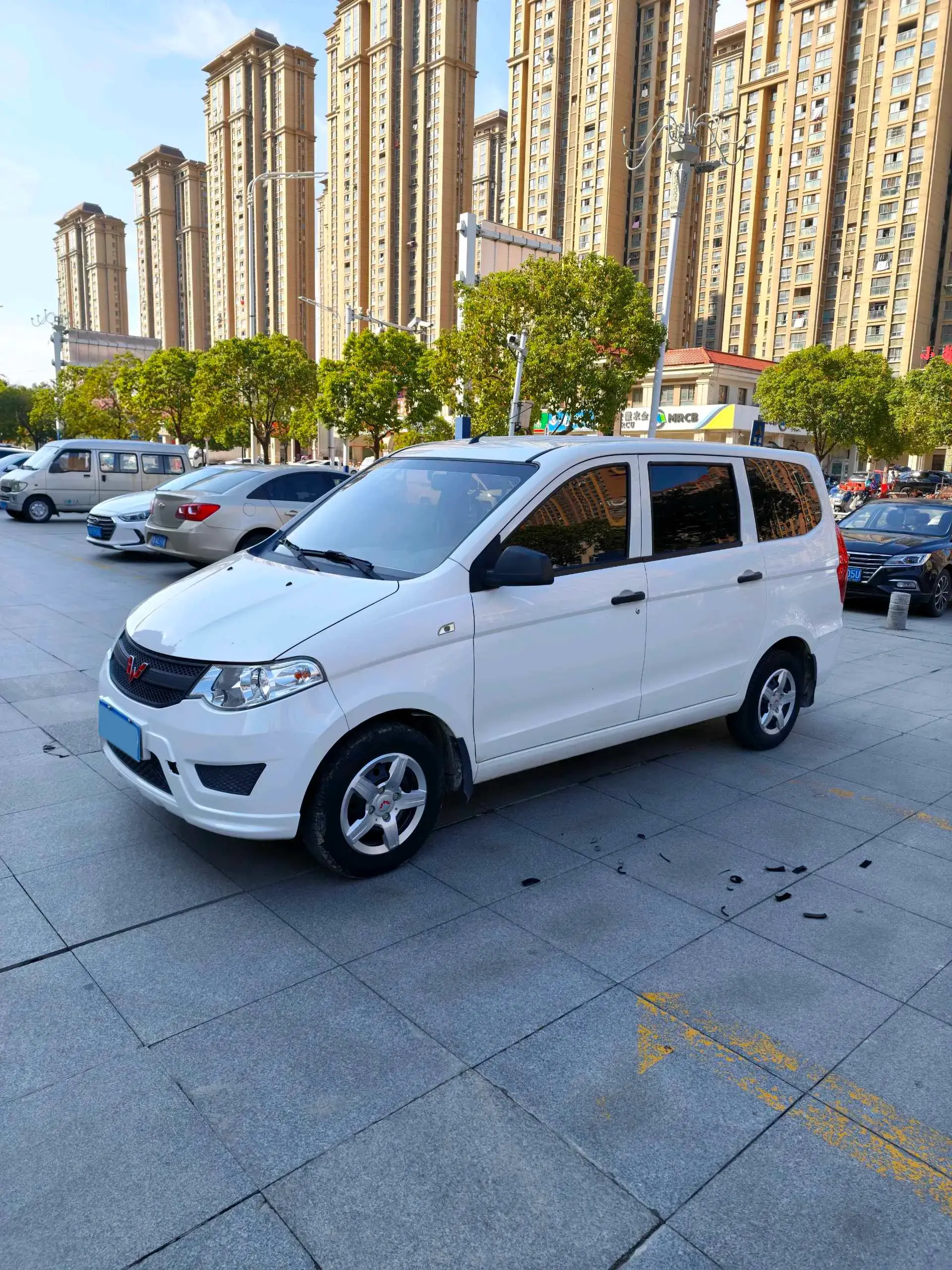 2020 WULING HONGGUANG view 1