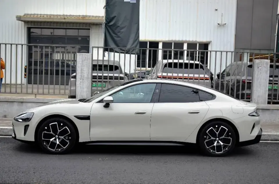 2024 MI SU7 thumbnail 3