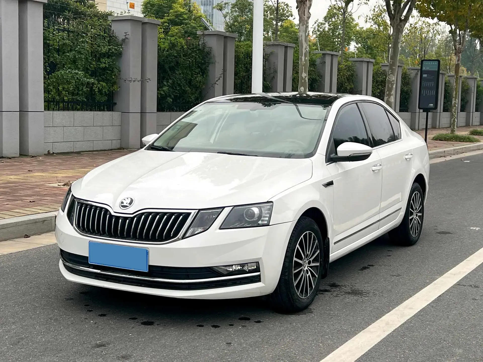 2018 SKODA OCTAVIA view 1