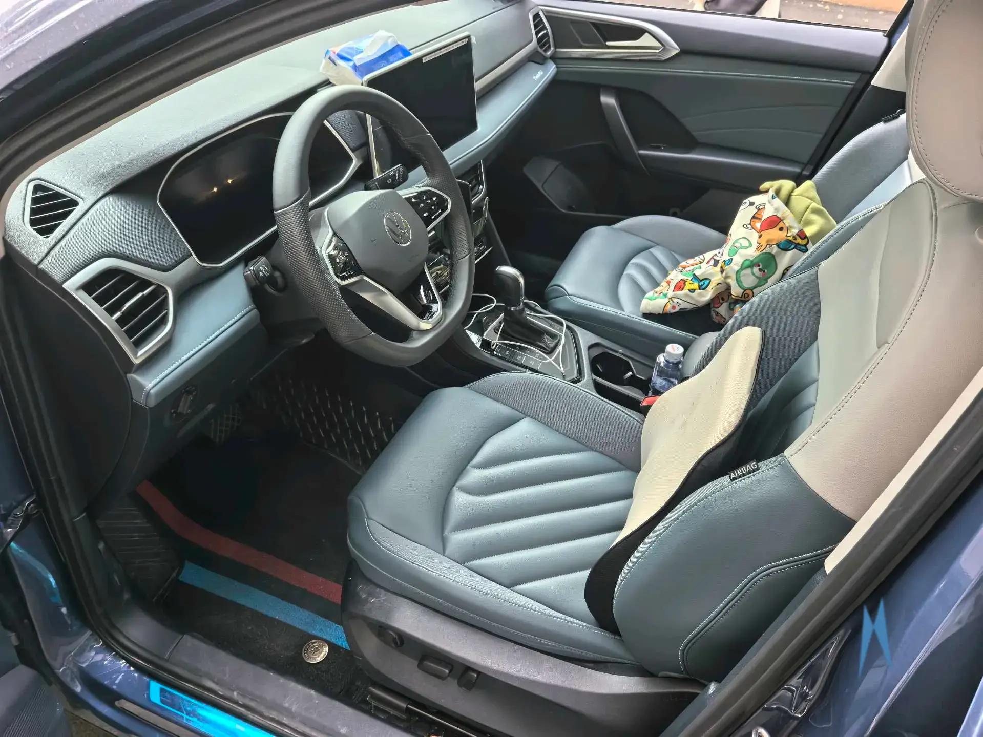 2023 VOLKSWAGEN THARU thumbnail 4