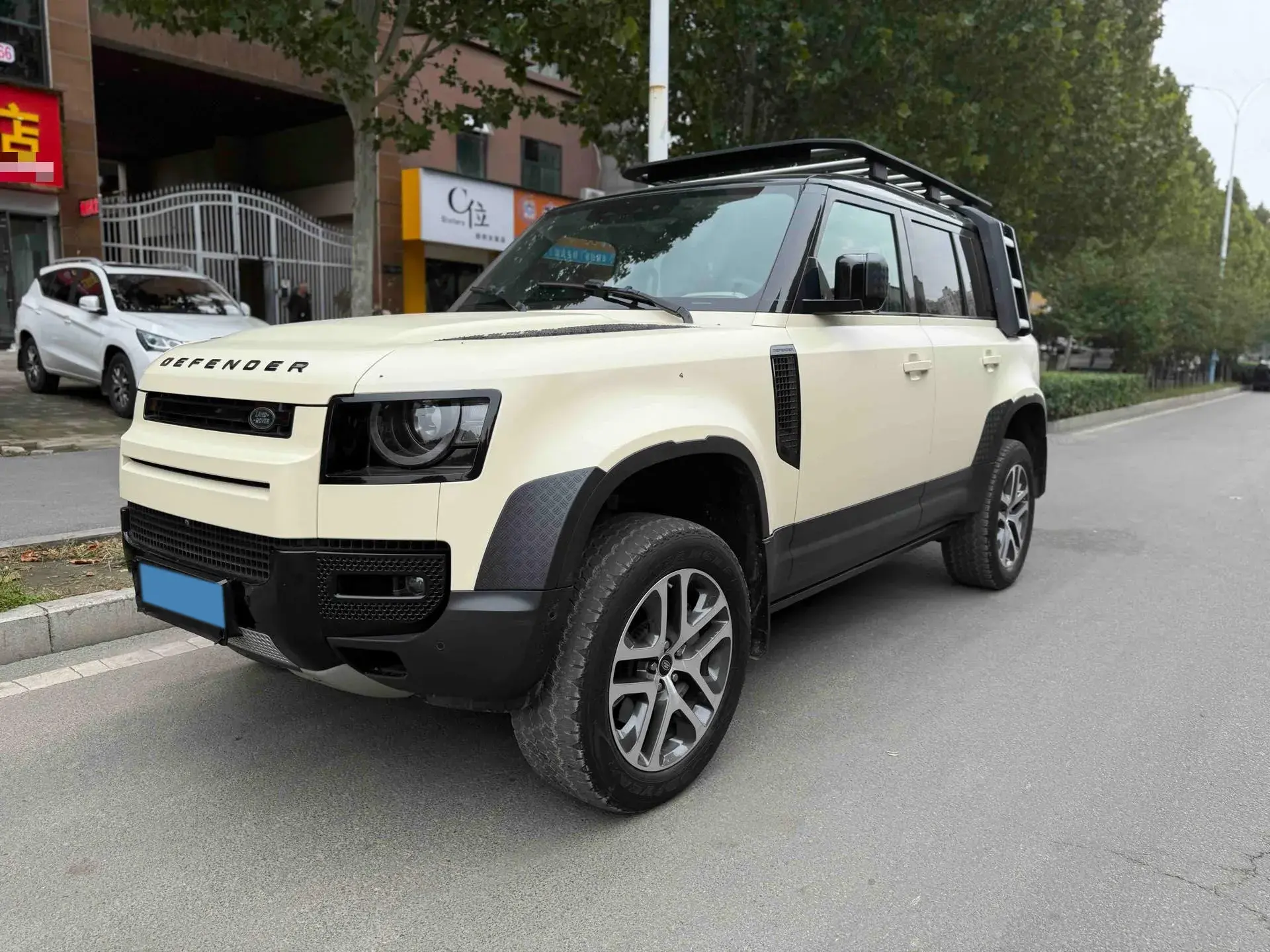 2020 LAND ROVER view 1