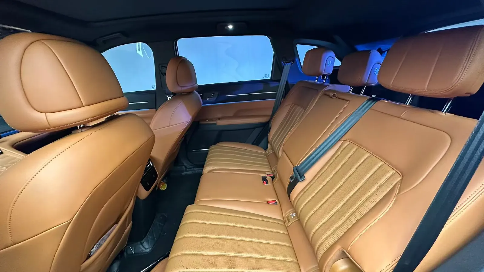 2025 Jetour ShanHai L7 PLUS 1.5T 156HP L4 1DHT PHEV,autocango,china used car exporter,china ev exporter,chinese used car exporter,chinese used ev exporter