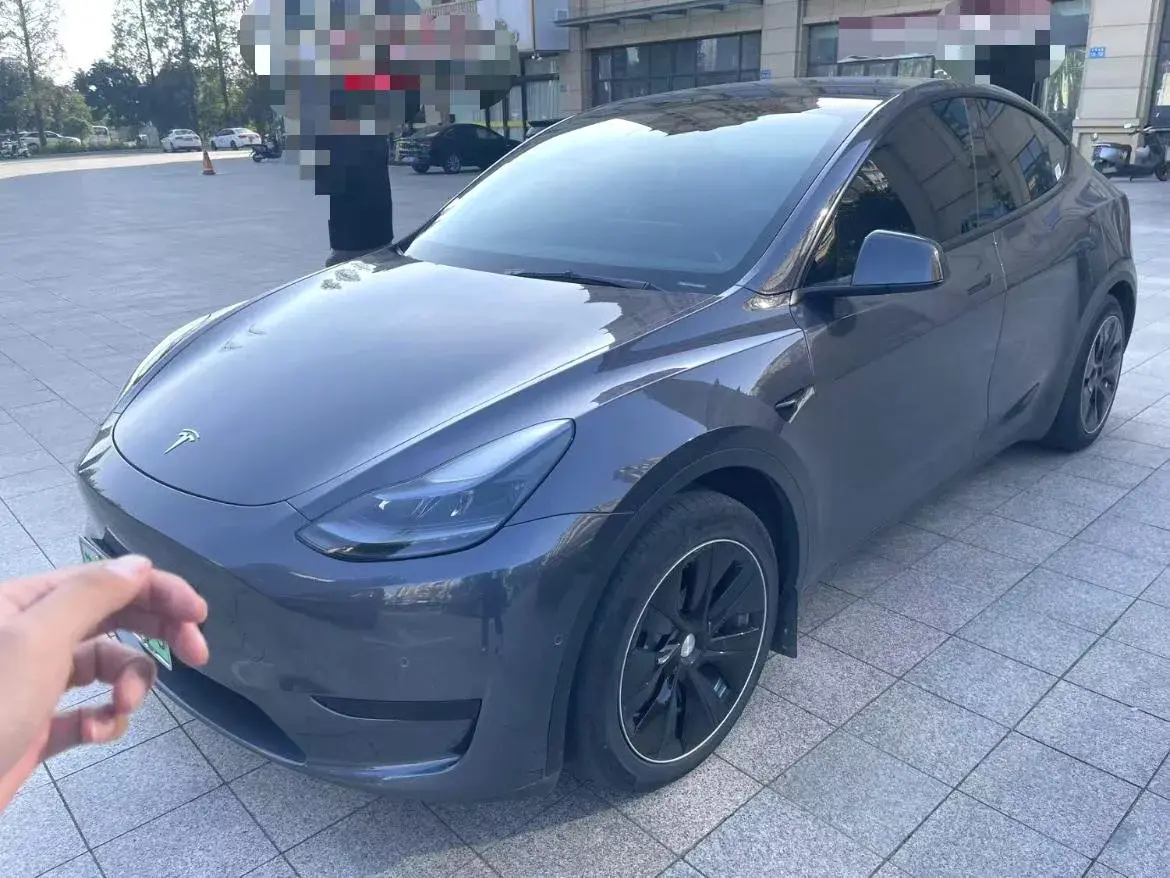 2022 TESLA MODEL view 1