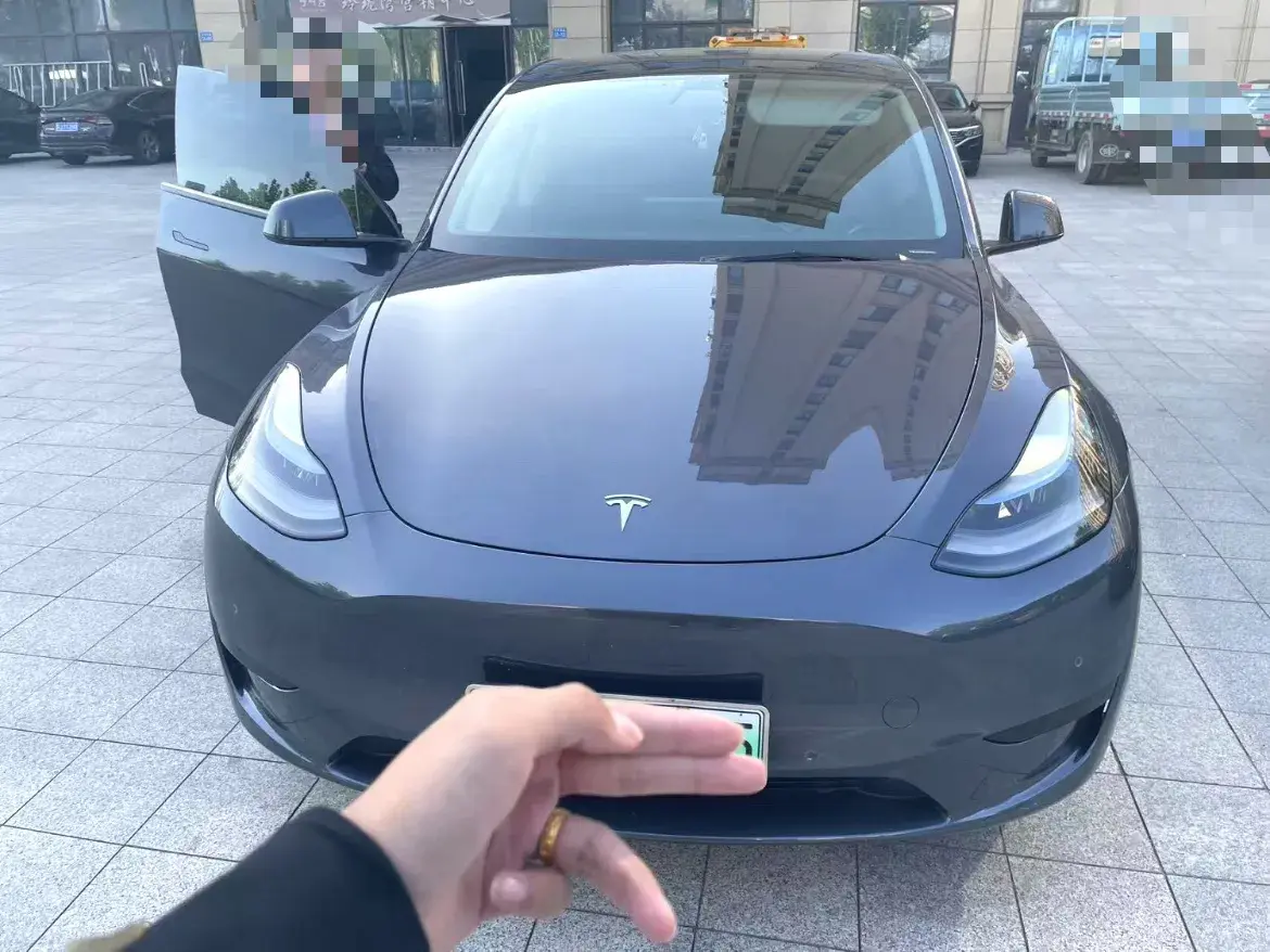 2022 TESLA MODEL thumbnail 2