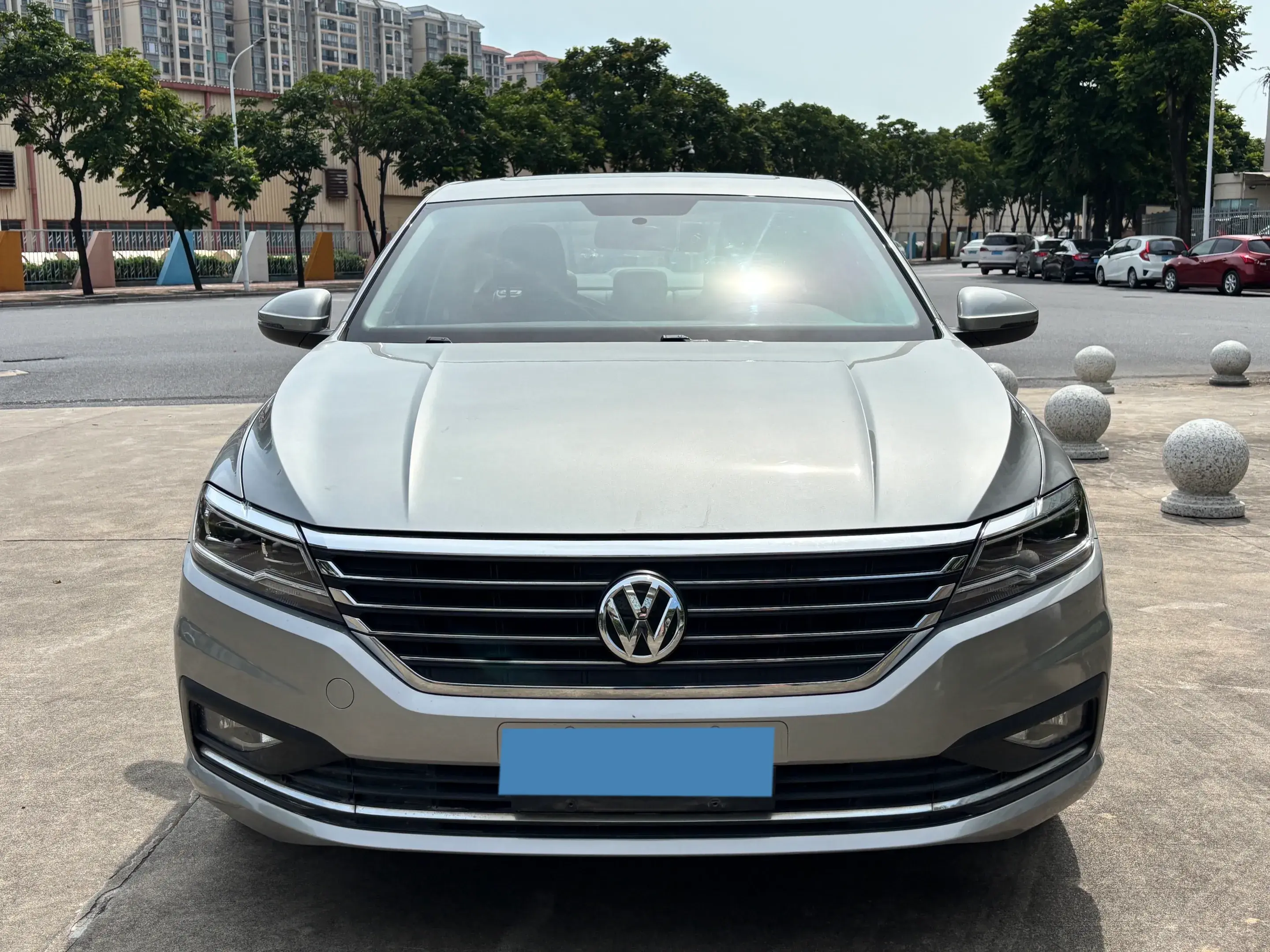 2019 VOLKSWAGEN LAVIDA thumbnail 2