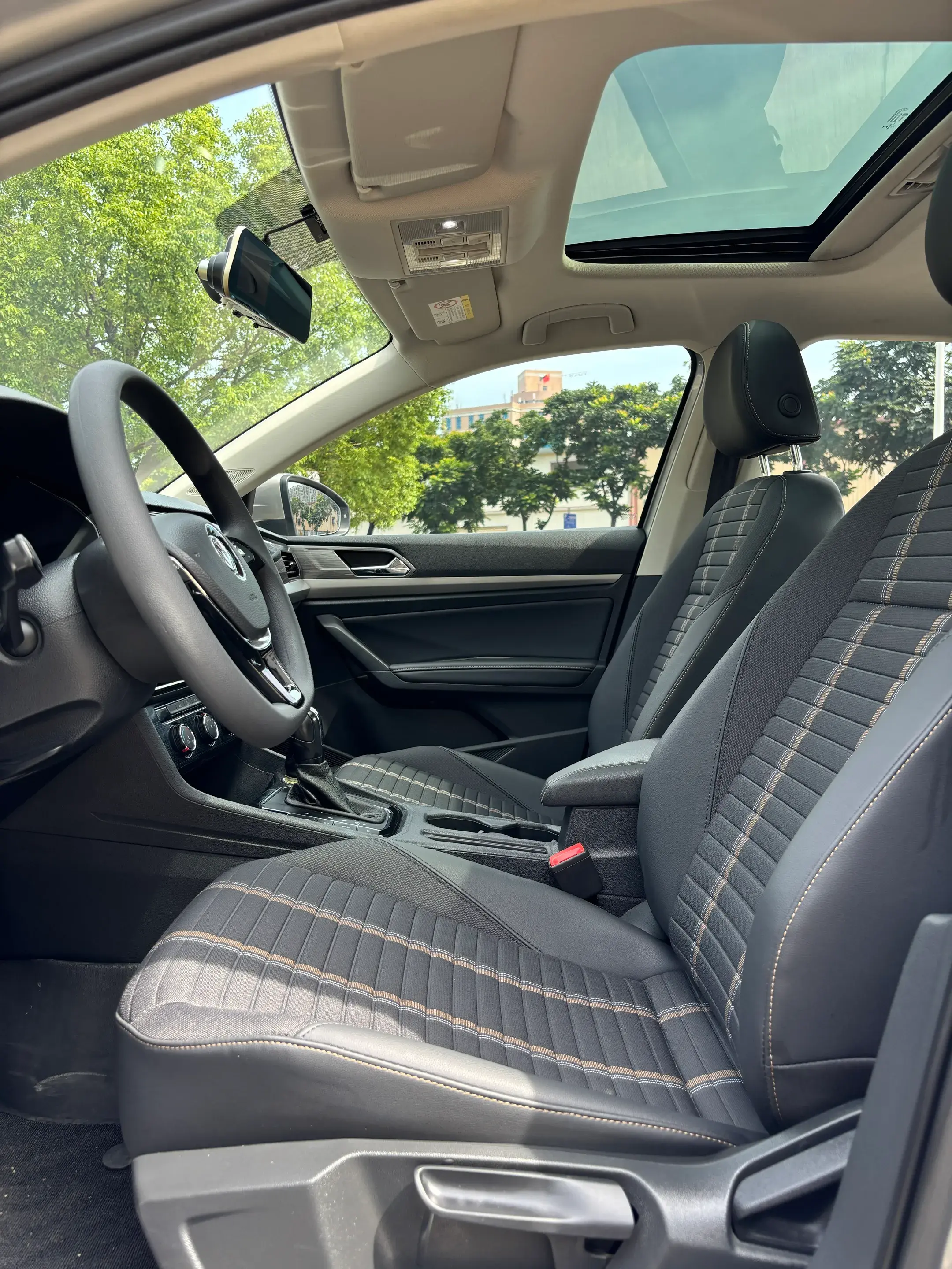 2019 VOLKSWAGEN LAVIDA thumbnail 4