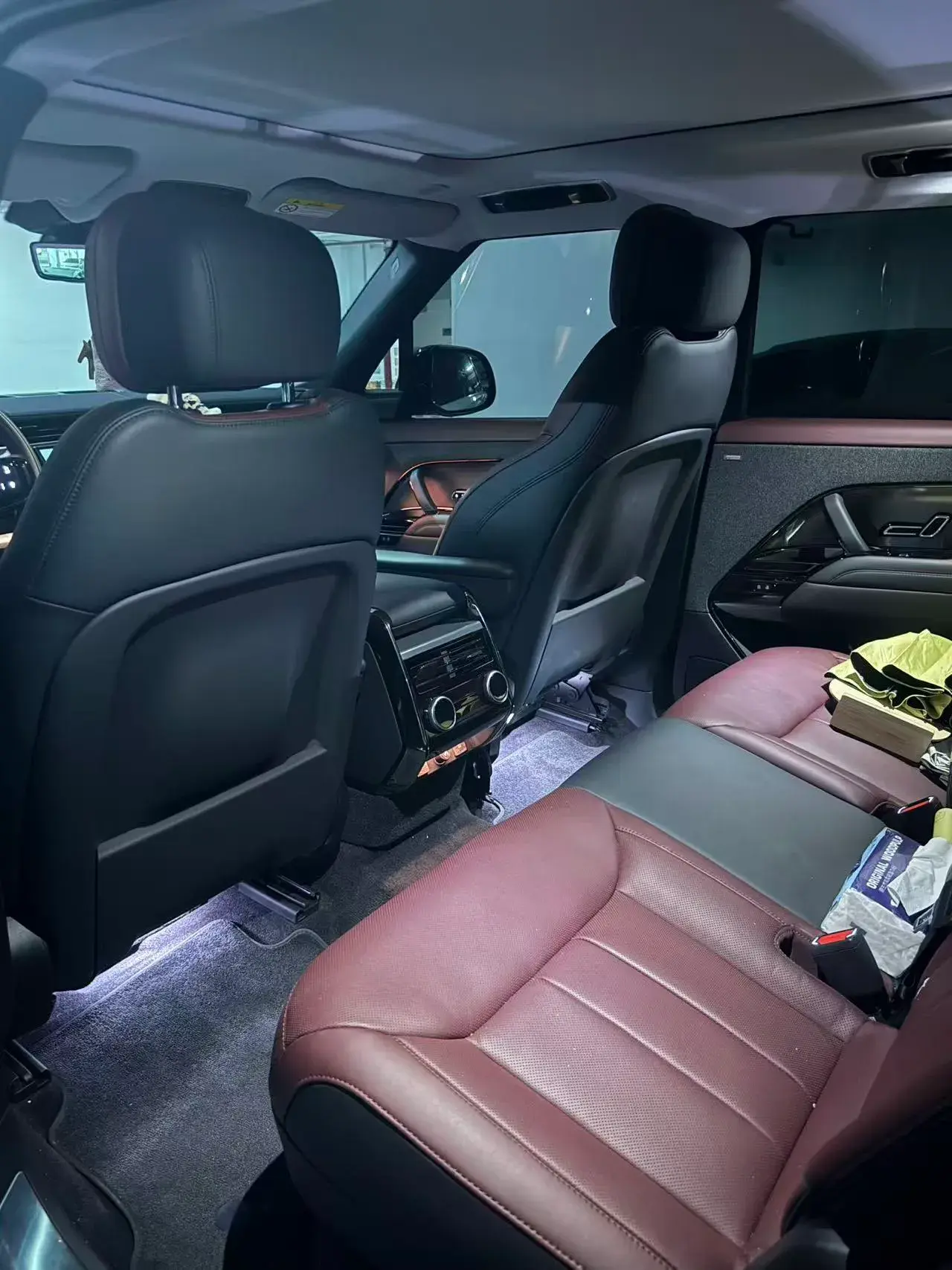 2024 LAND ROVER thumbnail 3