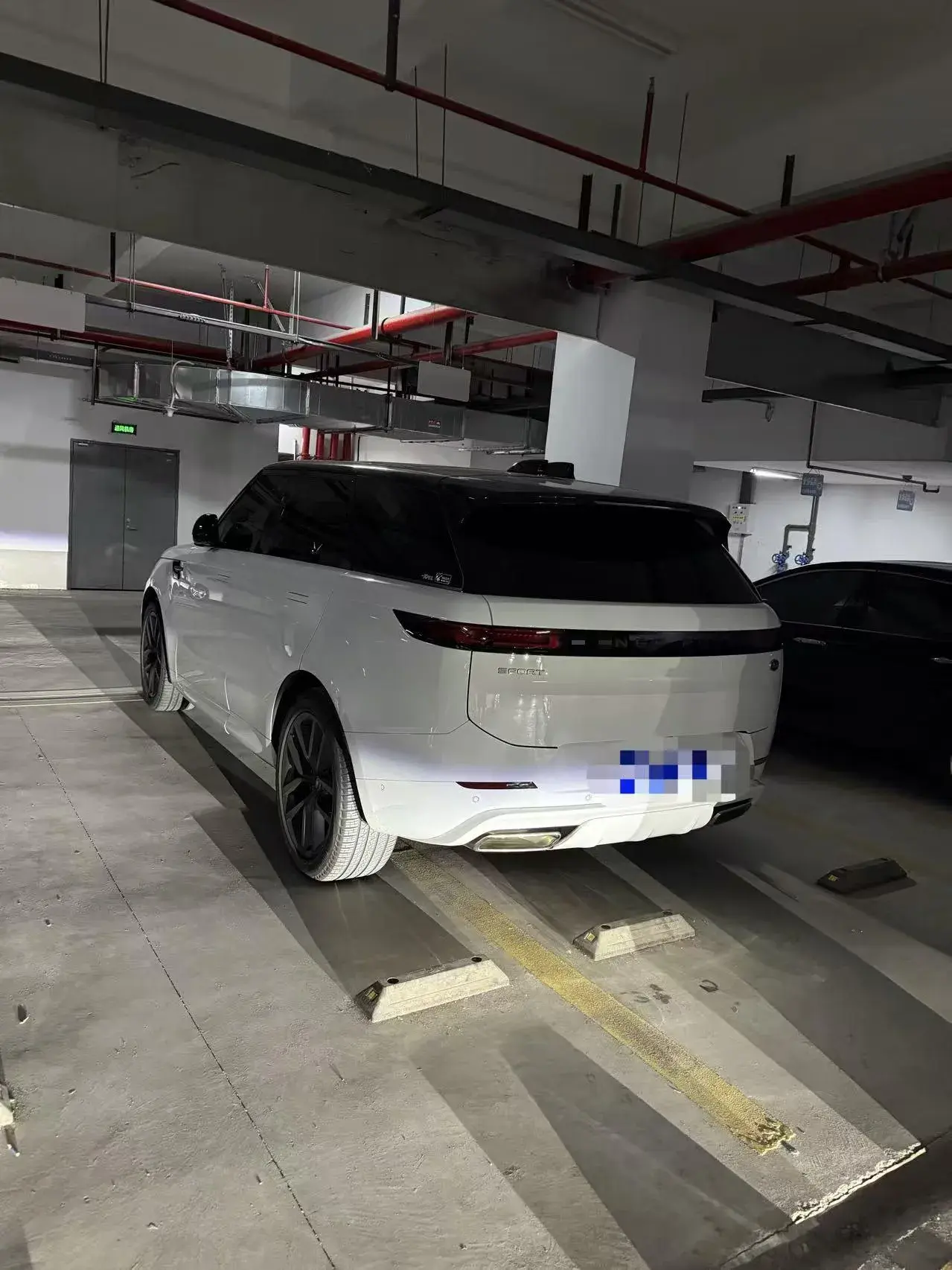 2024 LAND ROVER thumbnail 2