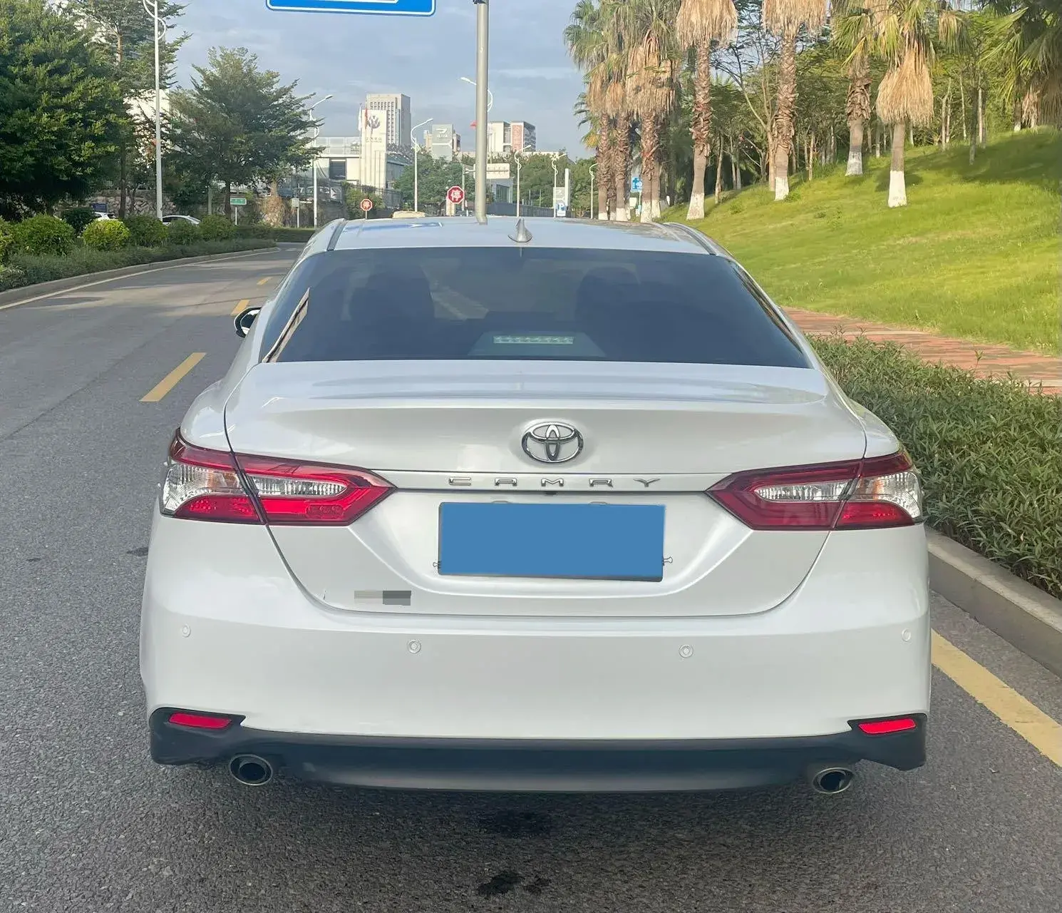 2022 TOYOTA CAMRY thumbnail 3