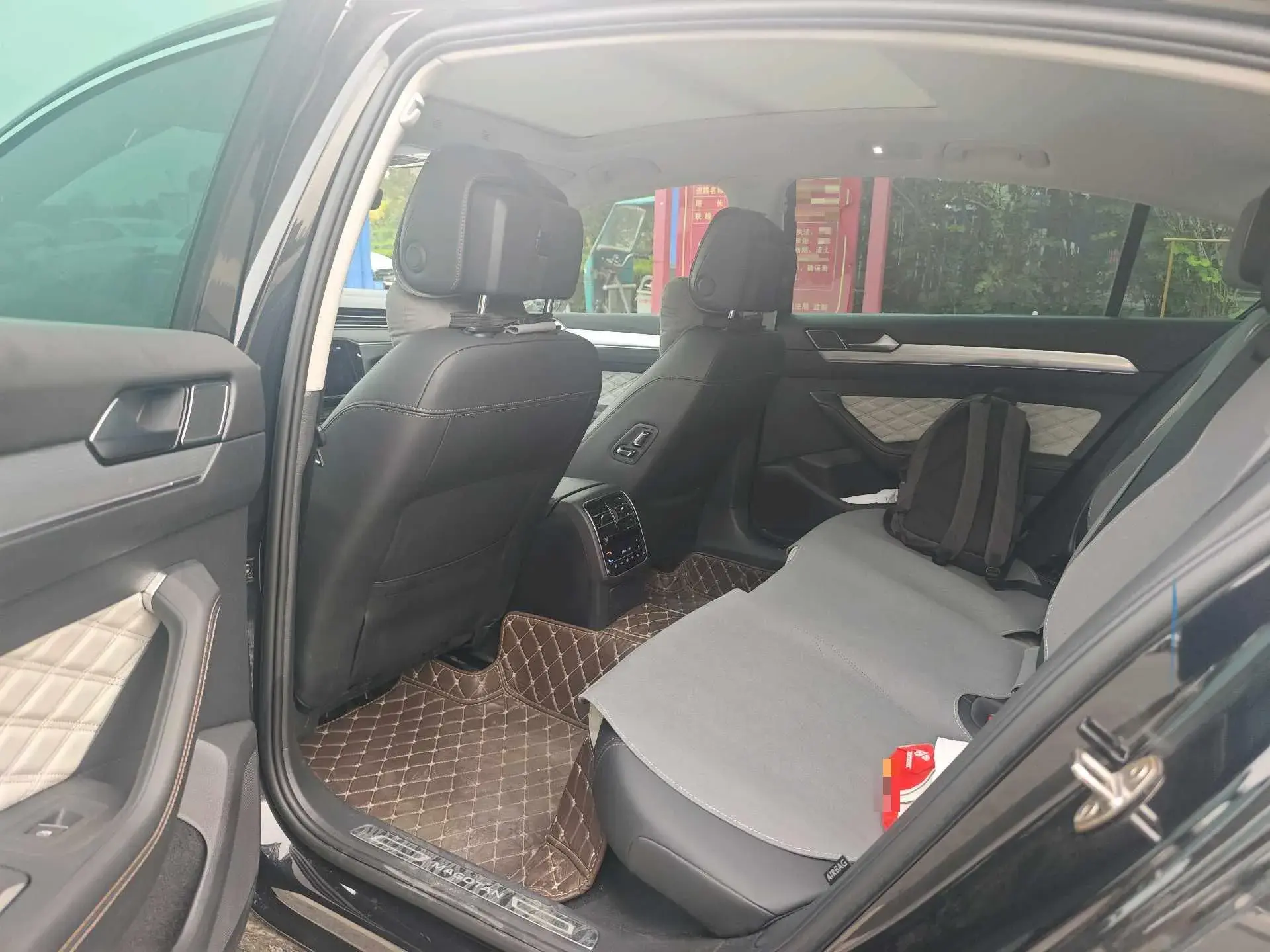 2023 VOLKSWAGEN MAGOTAN thumbnail 4