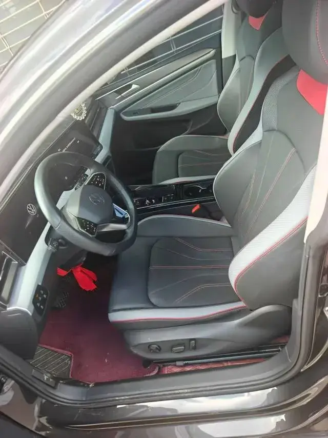 2024 VOLKSWAGEN LAMANDO thumbnail 2