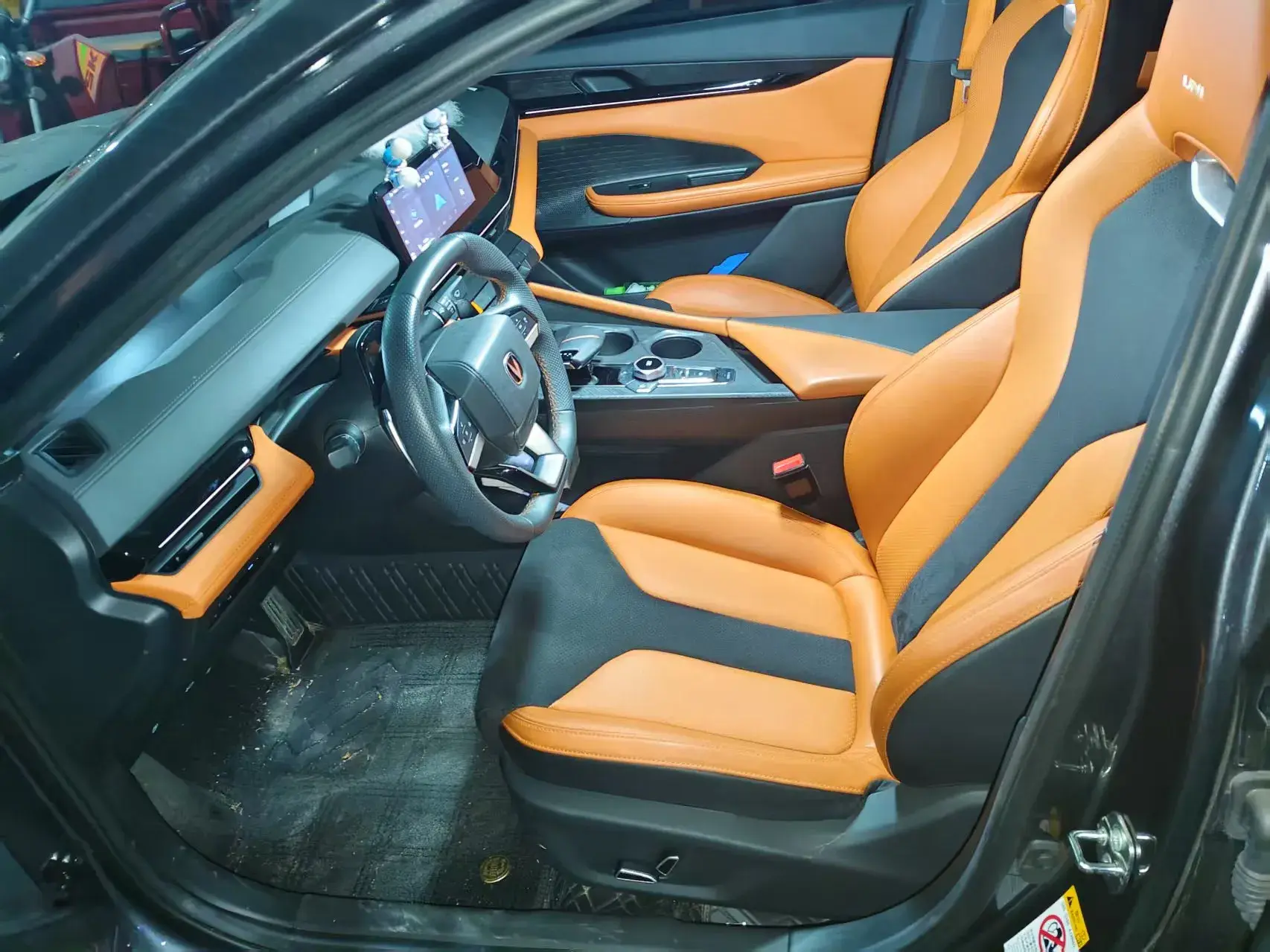 2023 CHANGAN UNI-V thumbnail 3