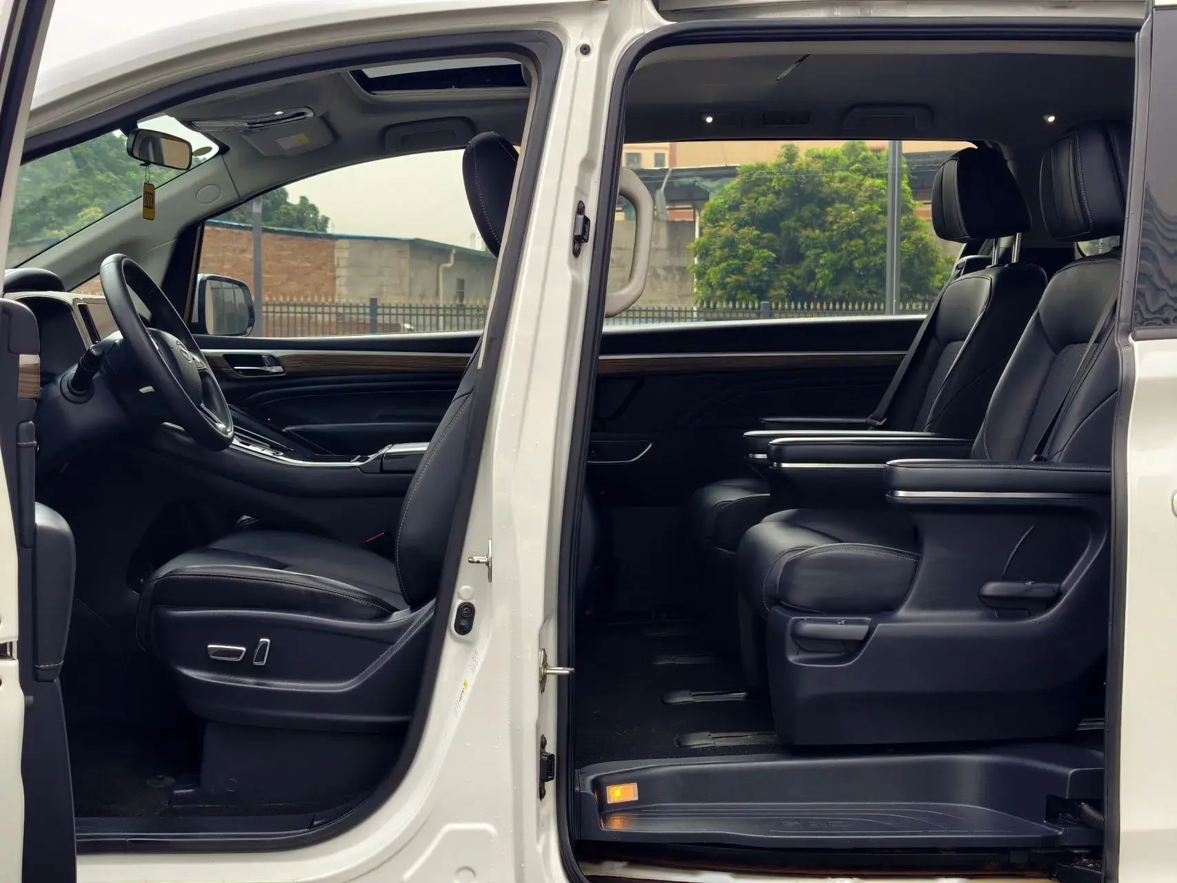 2021 GAC TRUMPCHI thumbnail 4