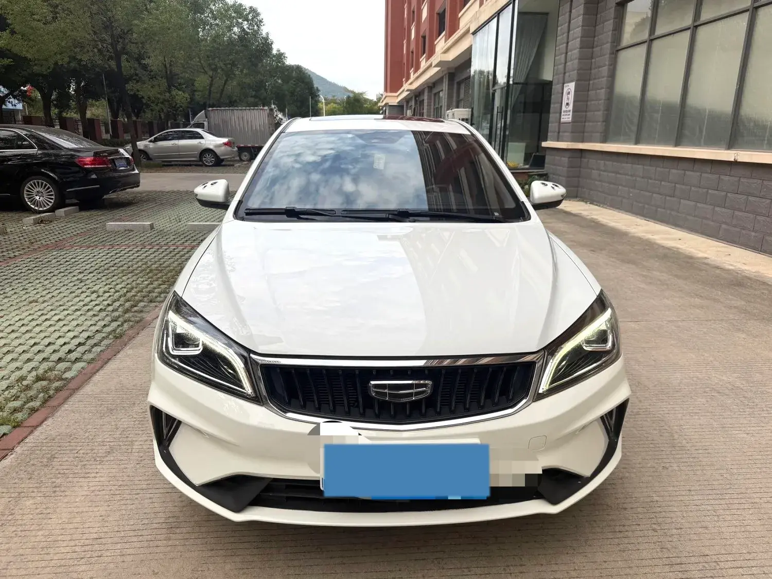 2020 GEELY EMGRAND thumbnail 2