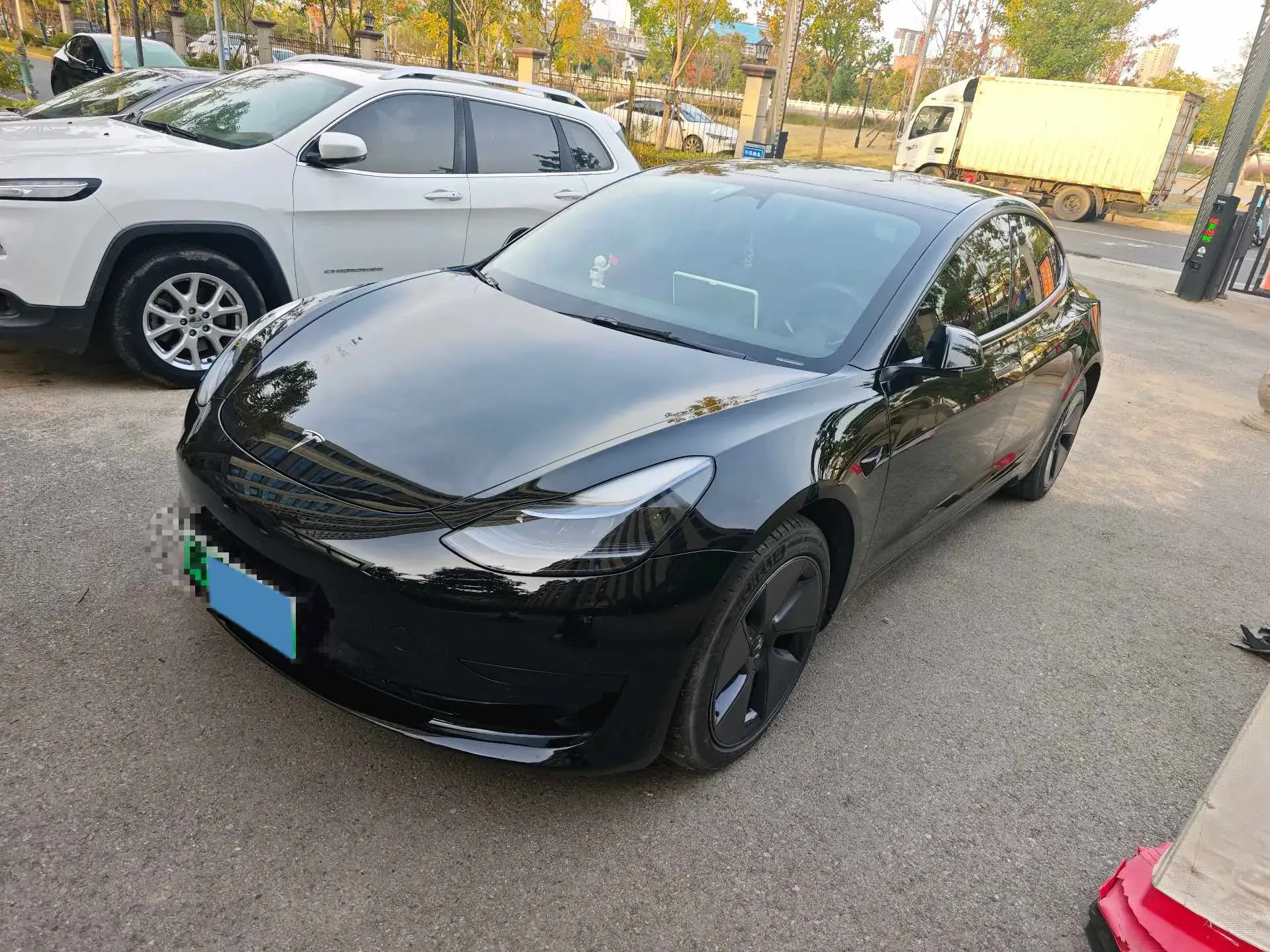 2022 TESLA MODEL view 1