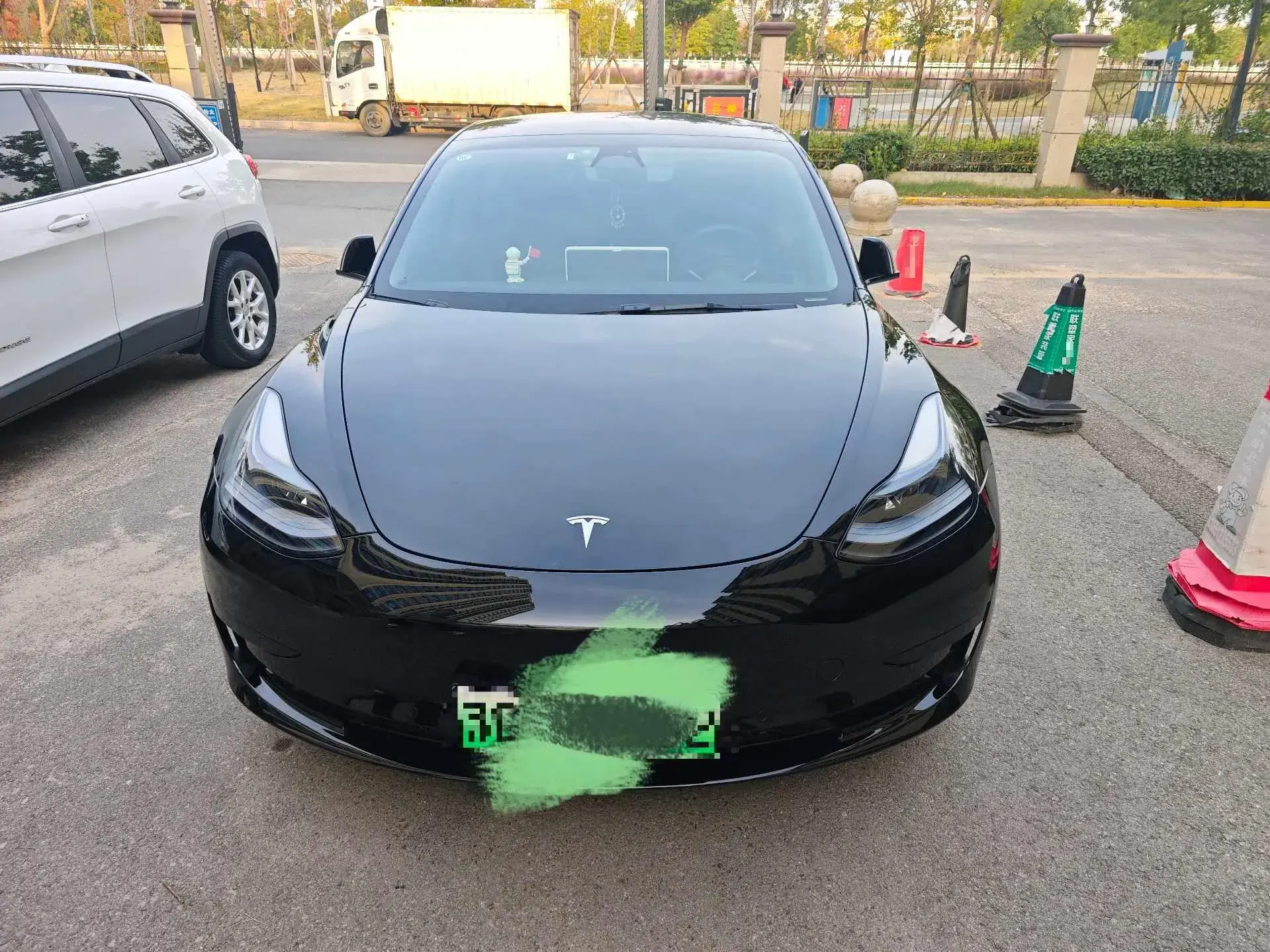 2022 TESLA MODEL thumbnail 2