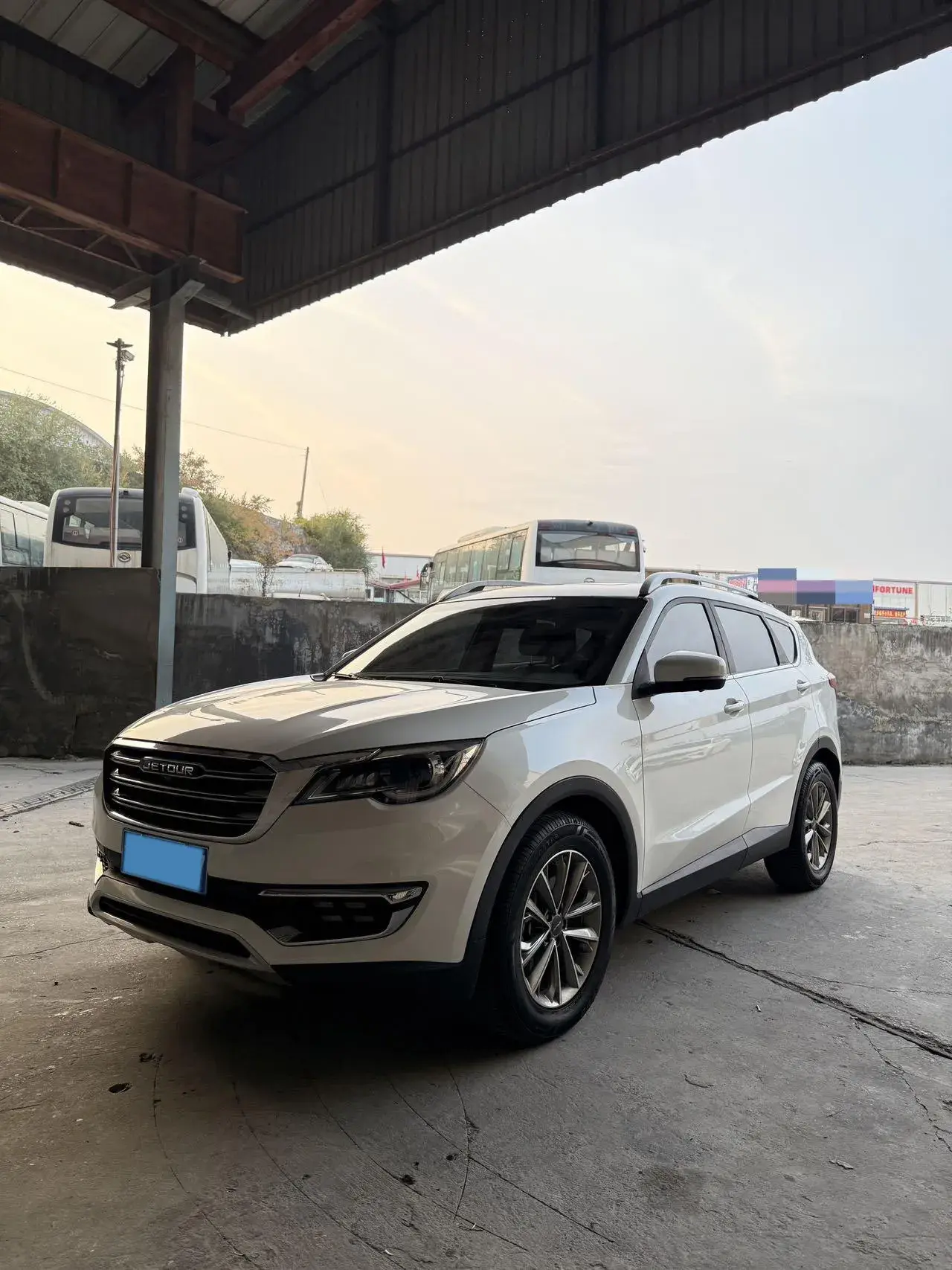 2018 JETOUR X70 view 1