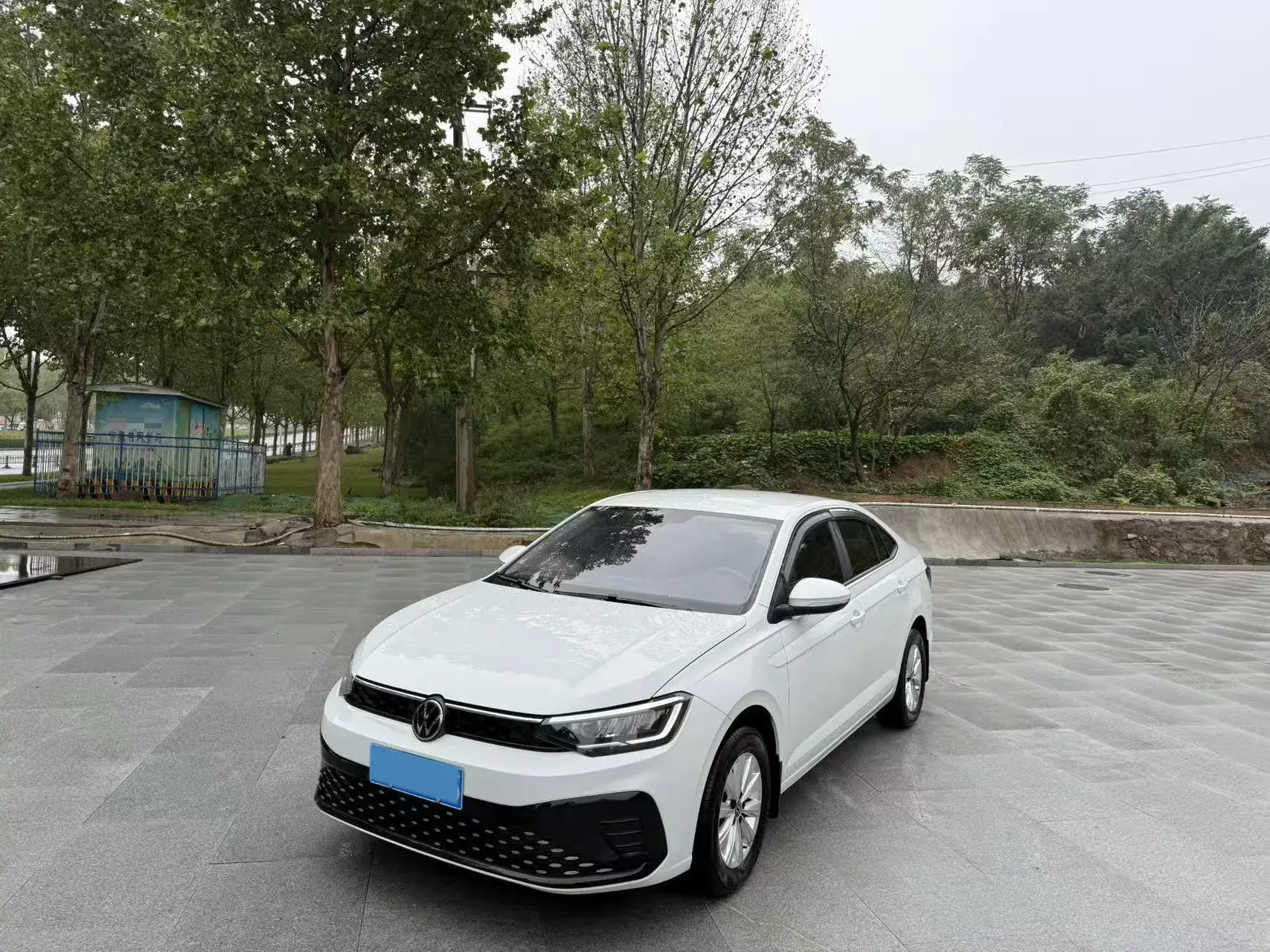 2023 VOLKSWAGEN LAVIDA view 1
