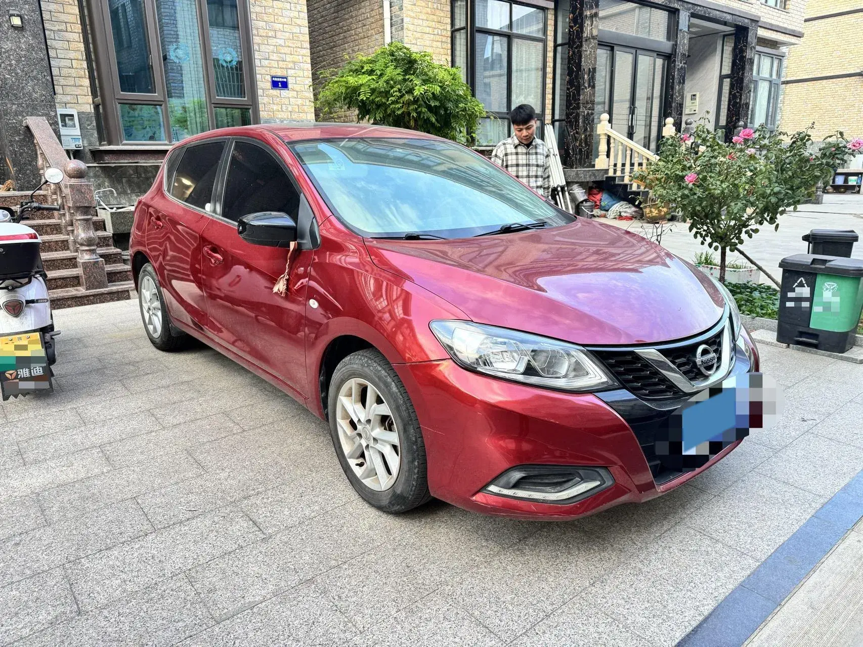 2021 NISSAN TIIDA thumbnail 2