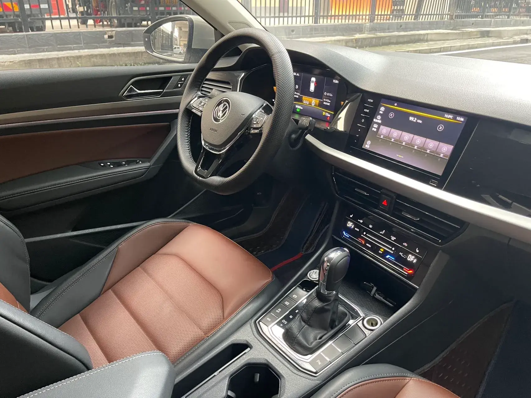 2021 VOLKSWAGEN LAVIDA thumbnail 3