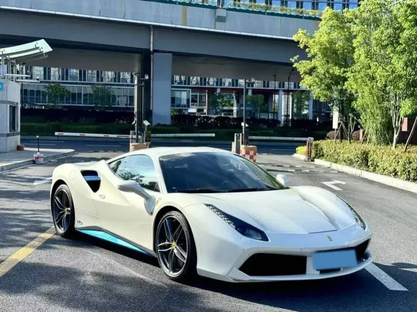 2015 FERRARI 488 thumbnail 3