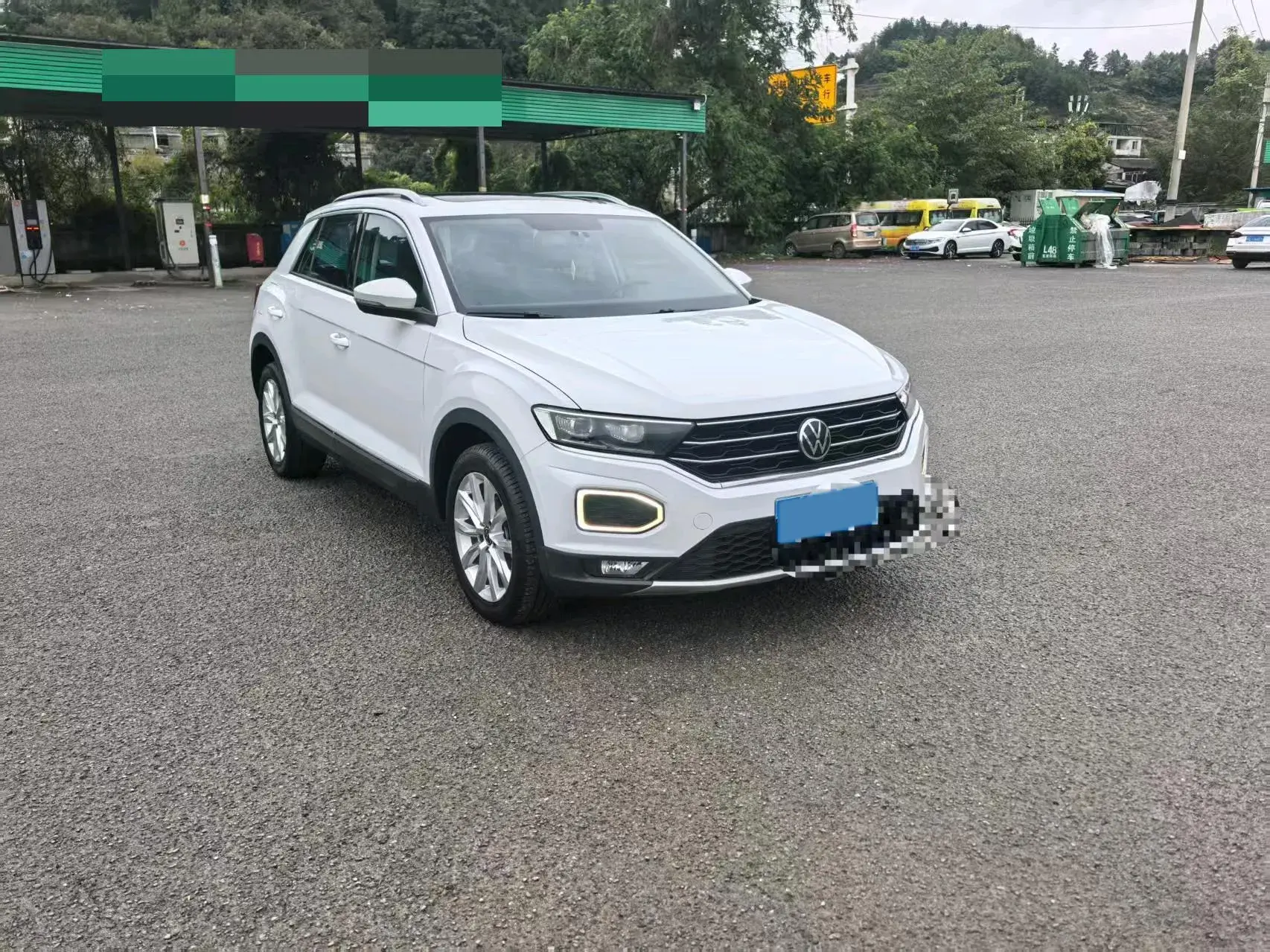 2022 VOLKSWAGEN T-ROC thumbnail 3