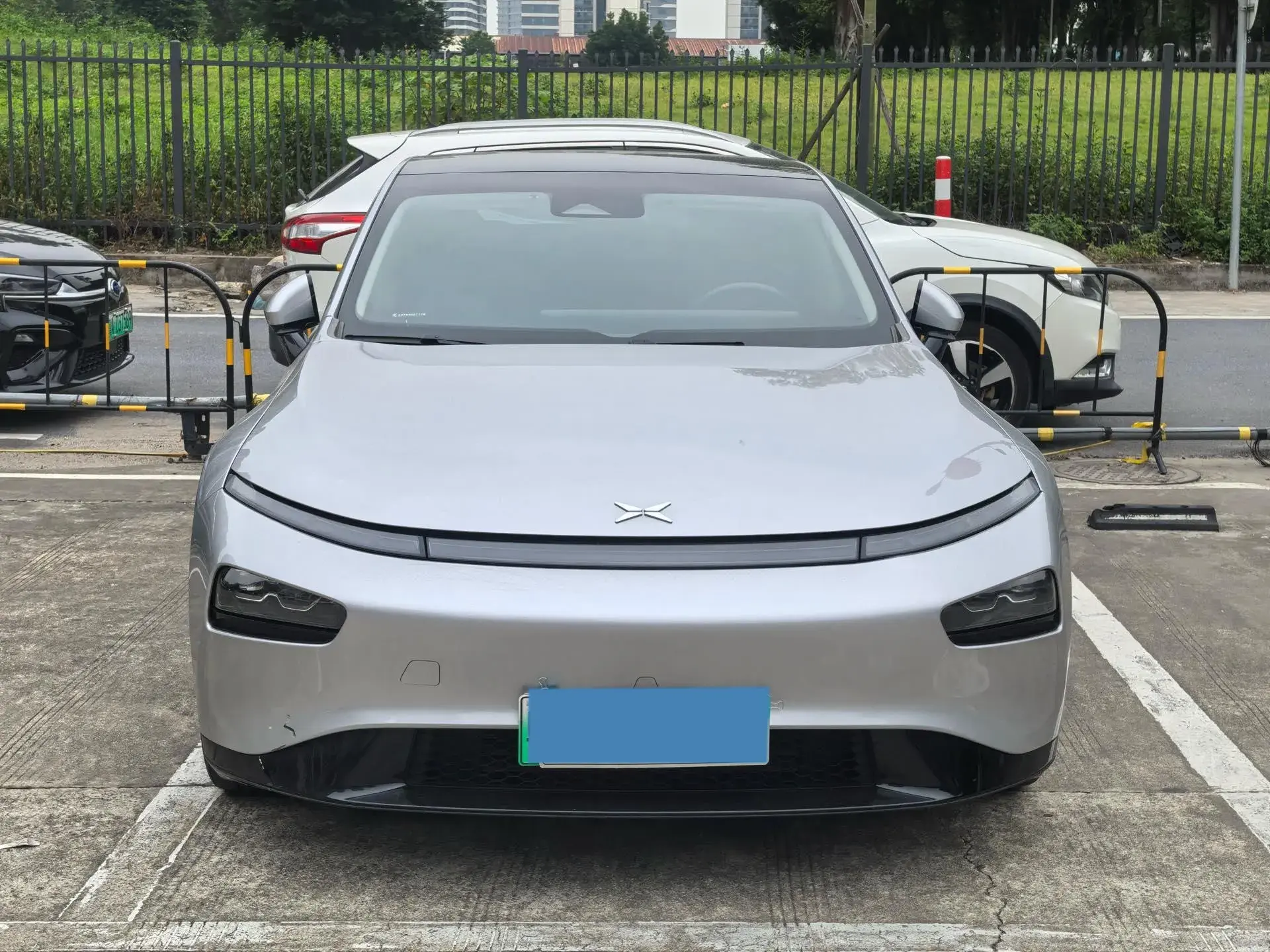 2021 XPENG P7 thumbnail 2