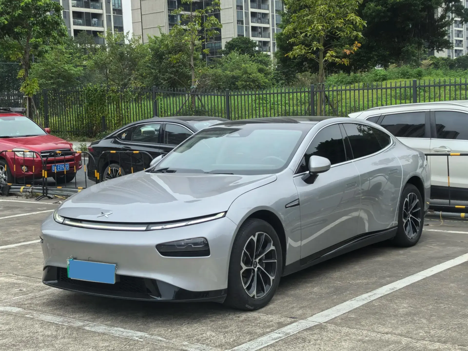 2021 XPENG P7 view 1