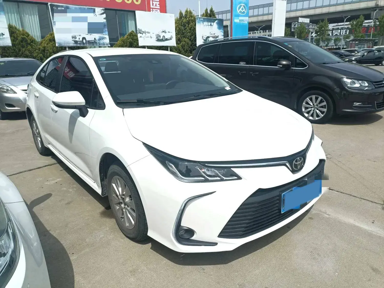 2023 TOYOTA COROLLA thumbnail 2