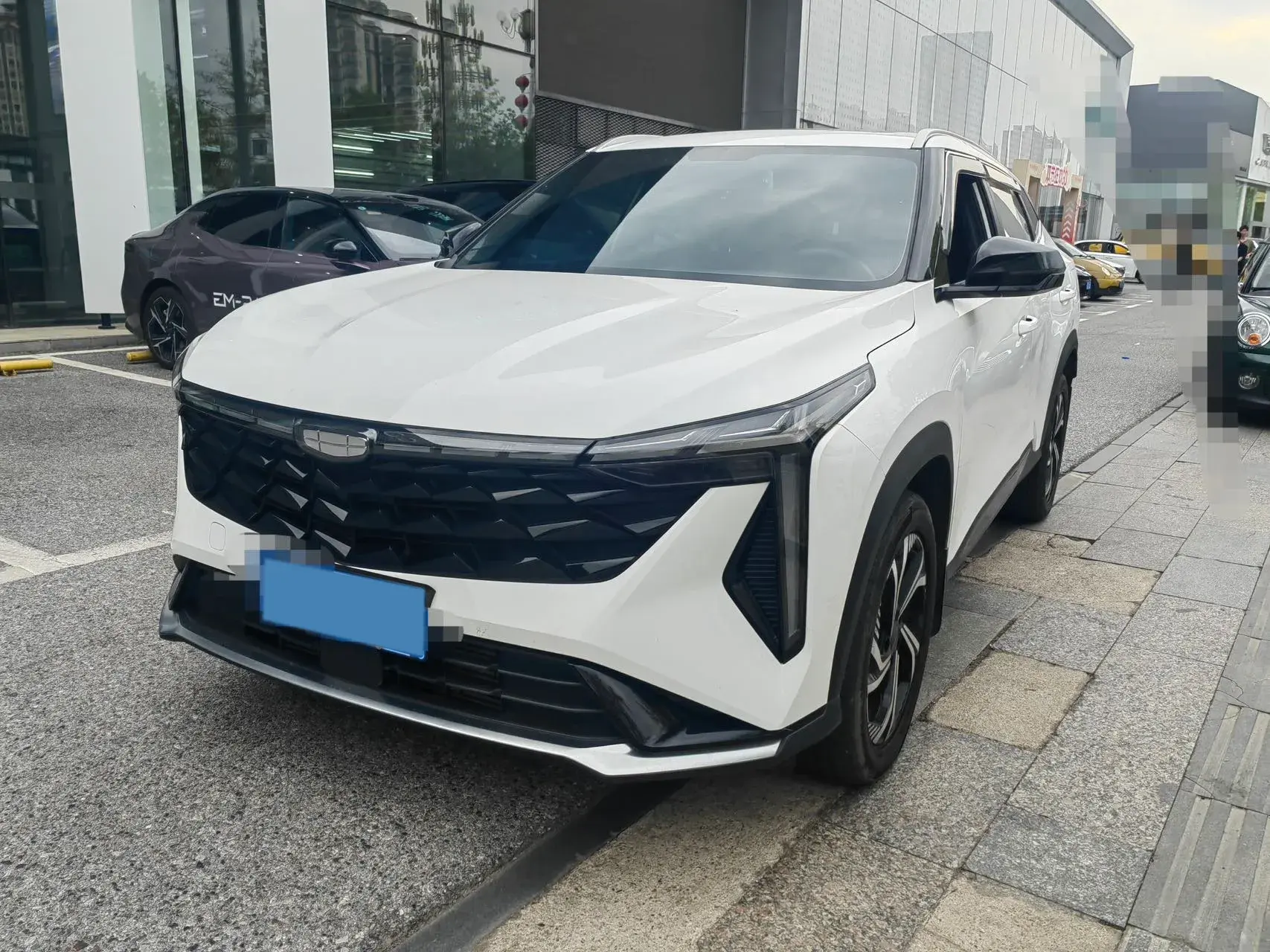 2023 GEELY AZKARRA view 1