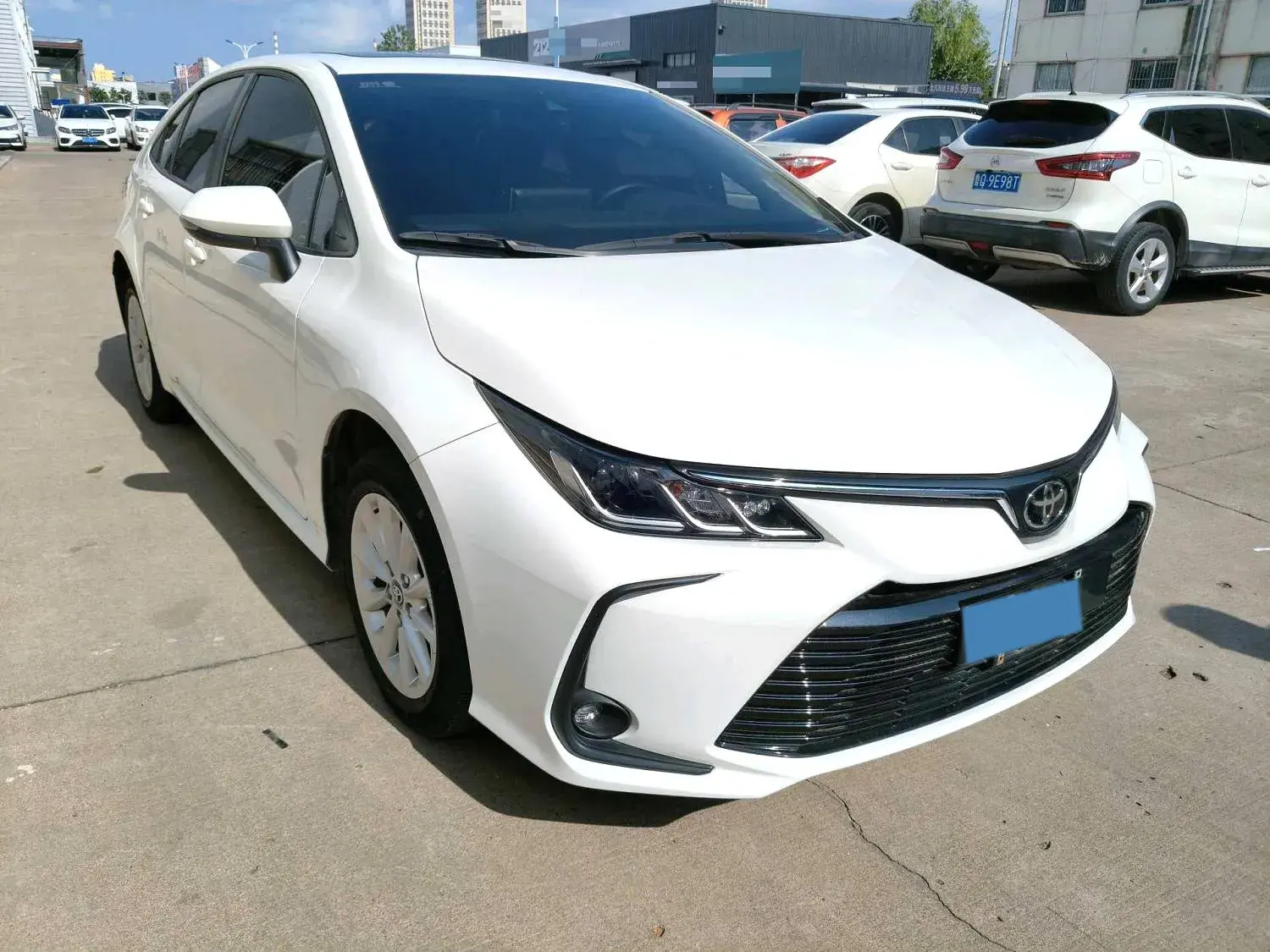 2023 TOYOTA COROLLA thumbnail 2