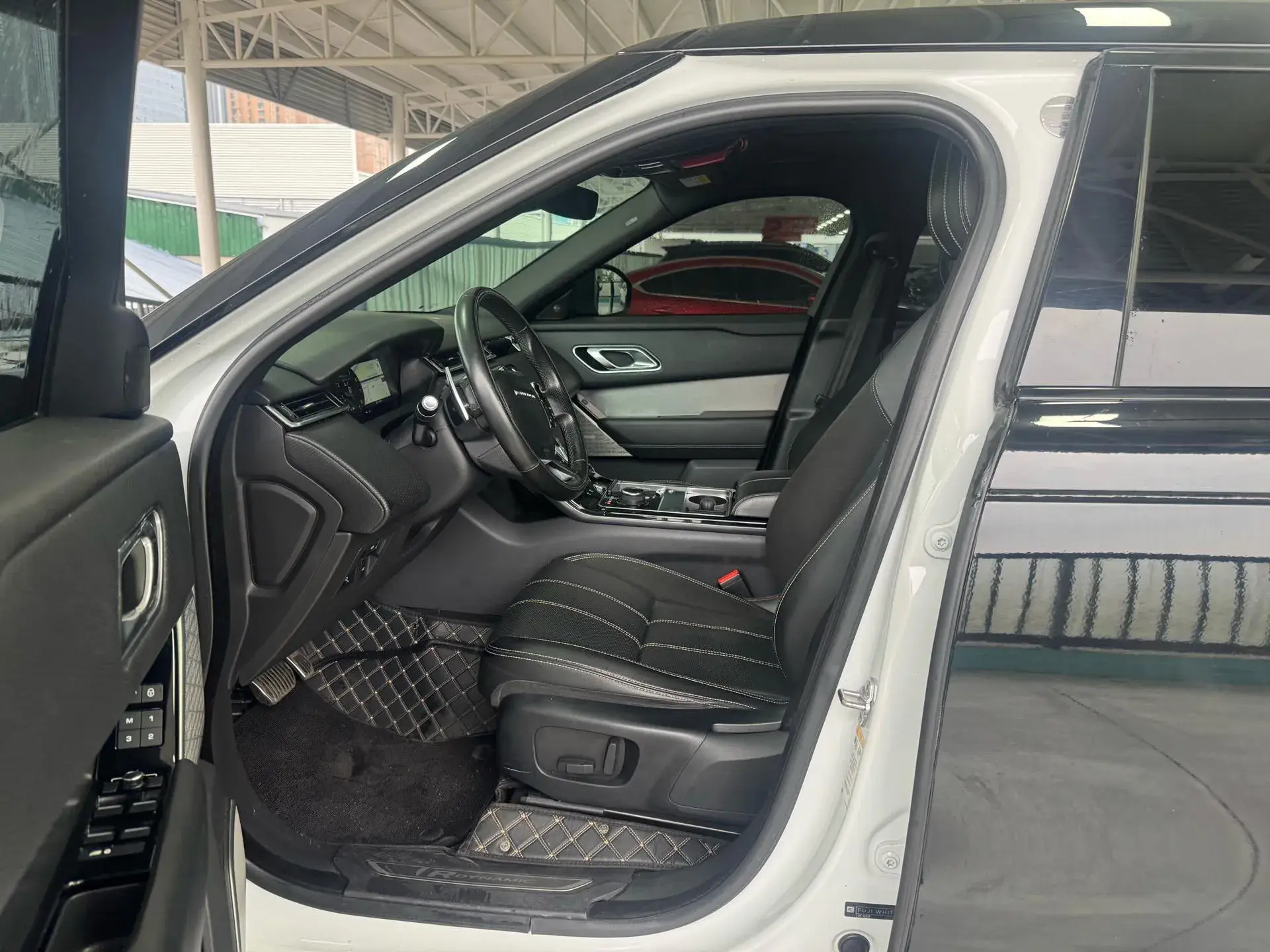 2018 LAND ROVER thumbnail 4