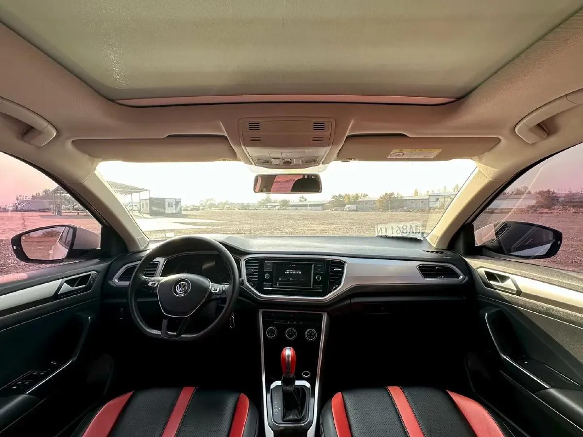 2019 Volkswagen T-Roc 1.4T 131HP L4 7DCT,autocango,china used car exporter,china ev exporter,chinese used car exporter,chinese used ev exporter