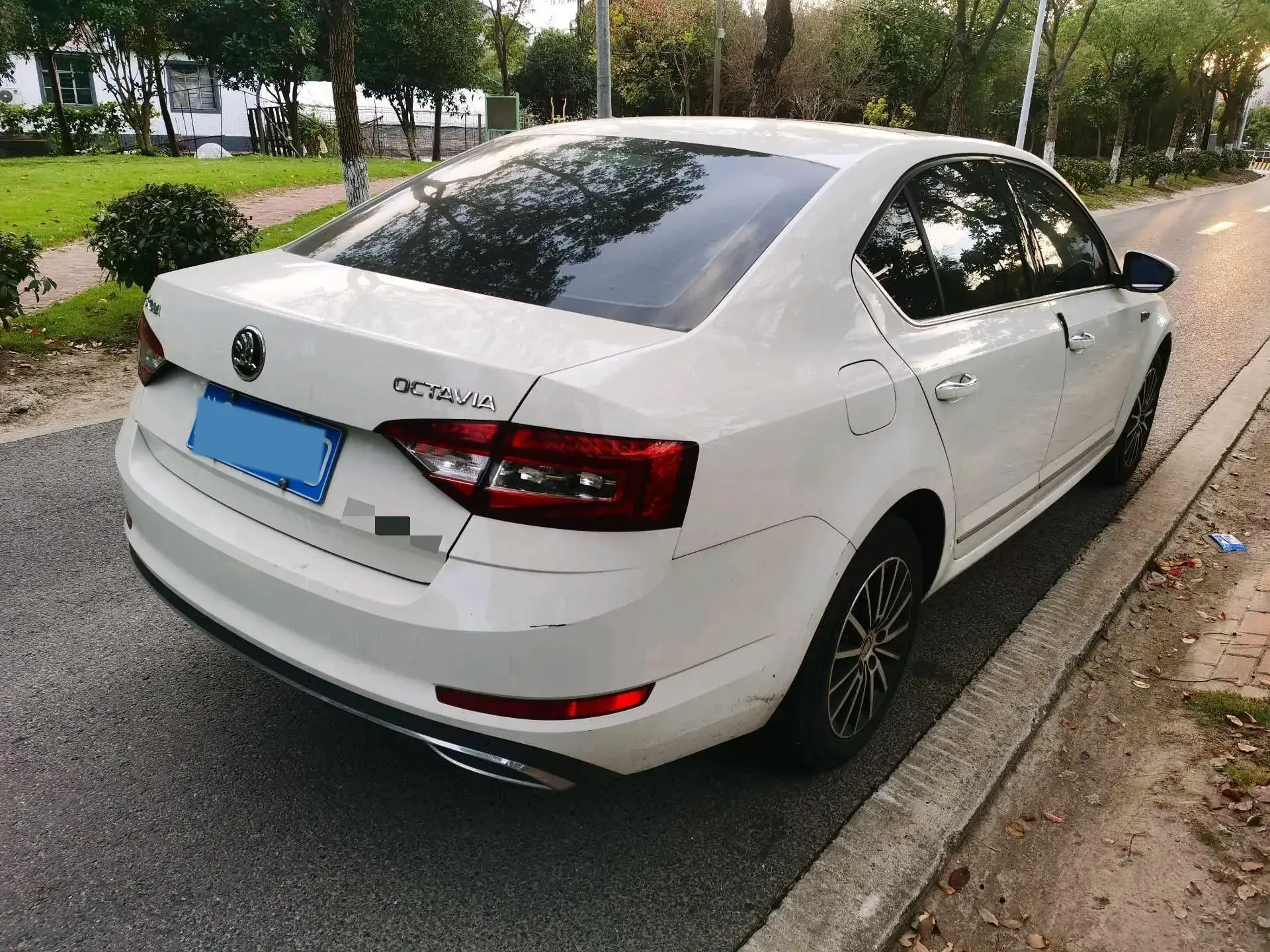 2019 SKODA OCTAVIA thumbnail 4