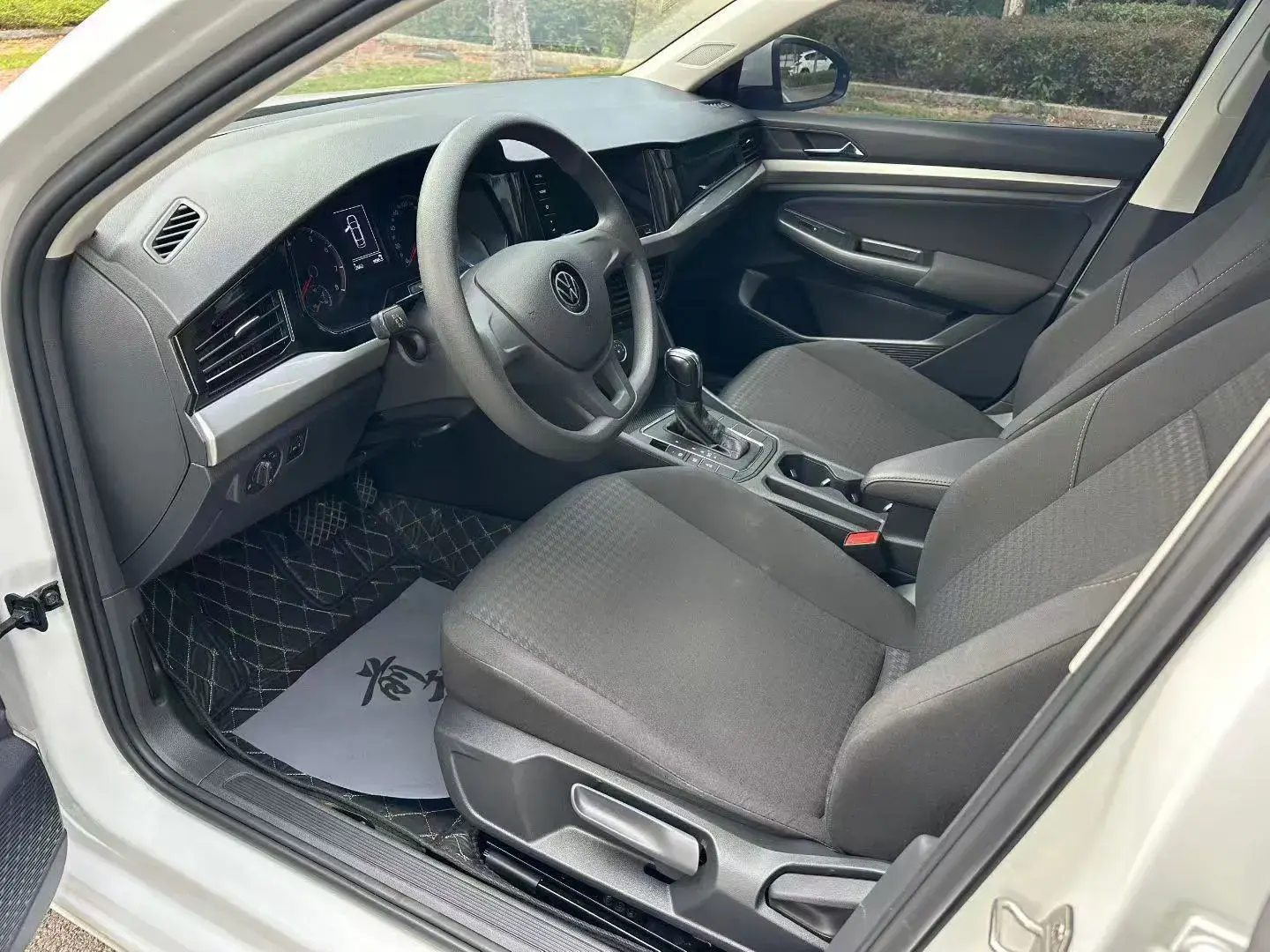 2021 VOLKSWAGEN BORA thumbnail 4