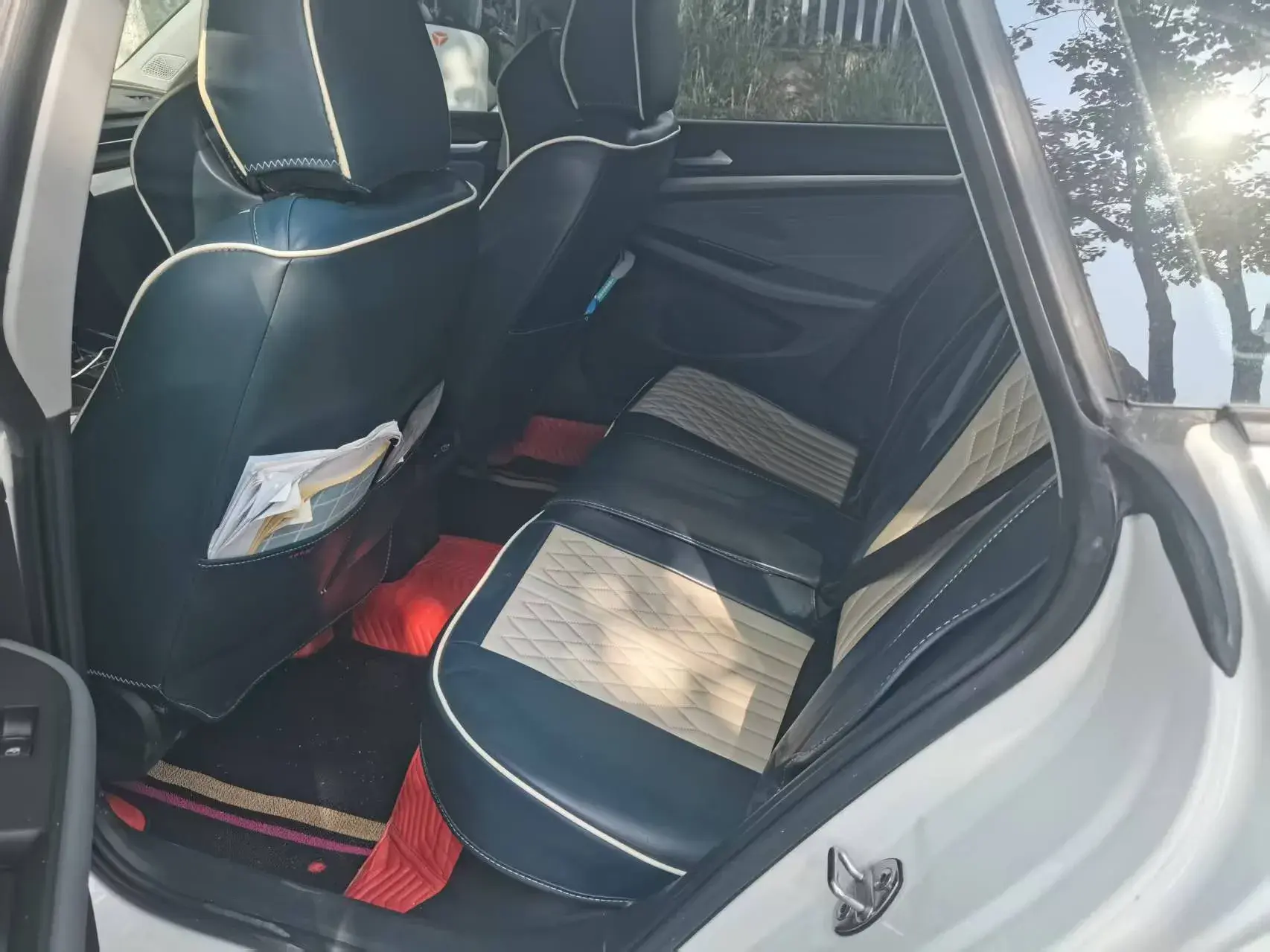 2022 VOLKSWAGEN LAMANDO thumbnail 2